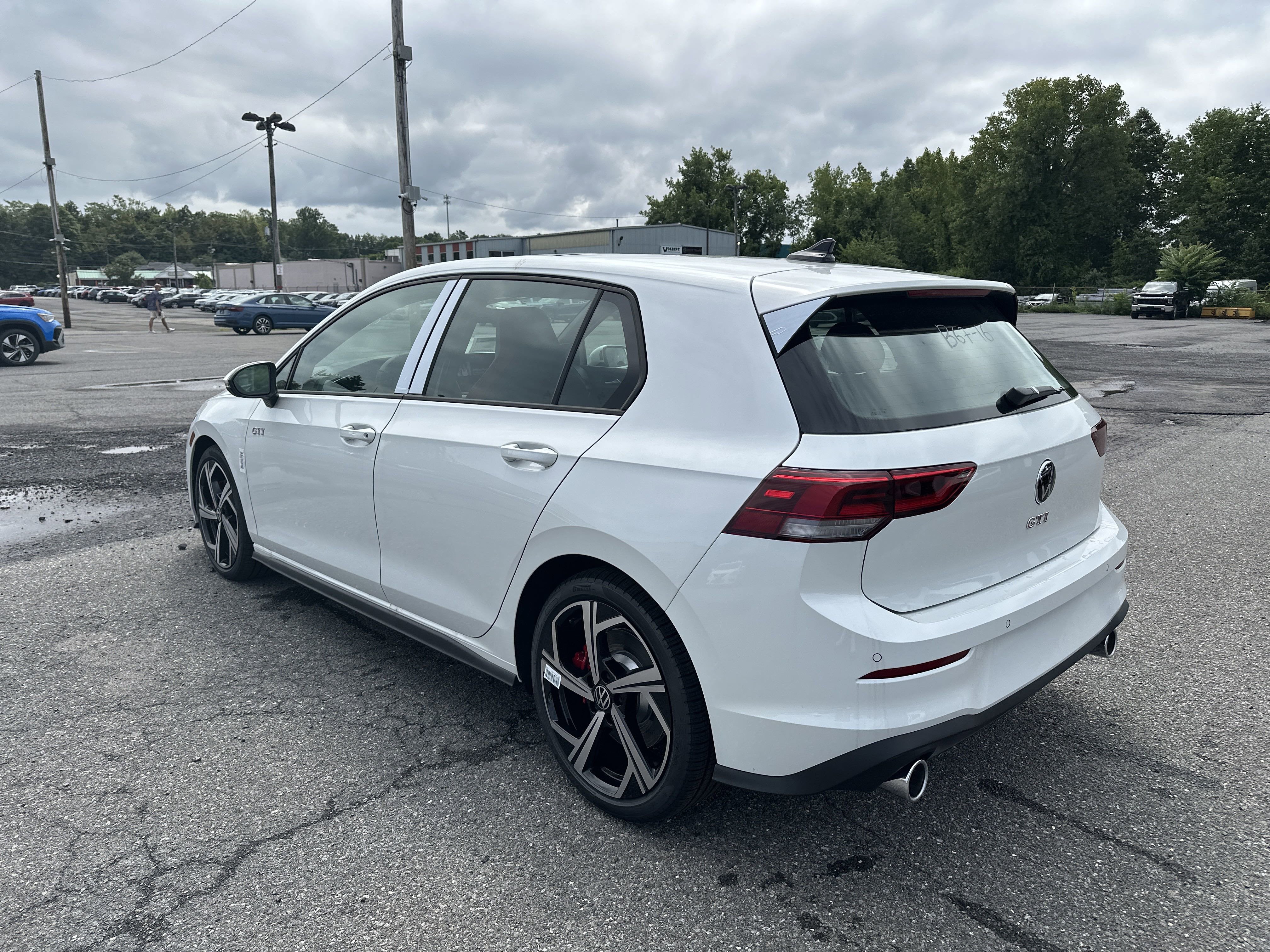 2025 Volkswagen Golf GTI 2.0T SE