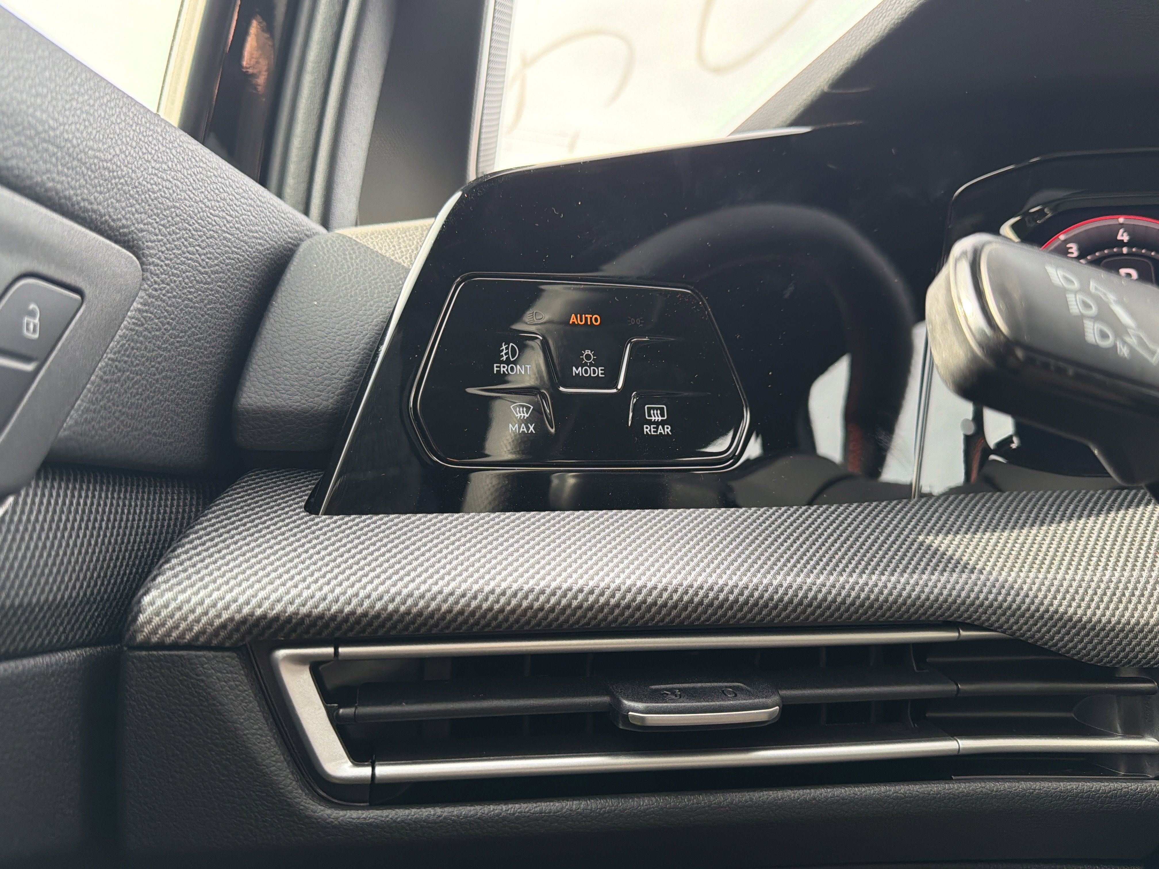 2026 Volkswagen Golf GTI 2.0T SE