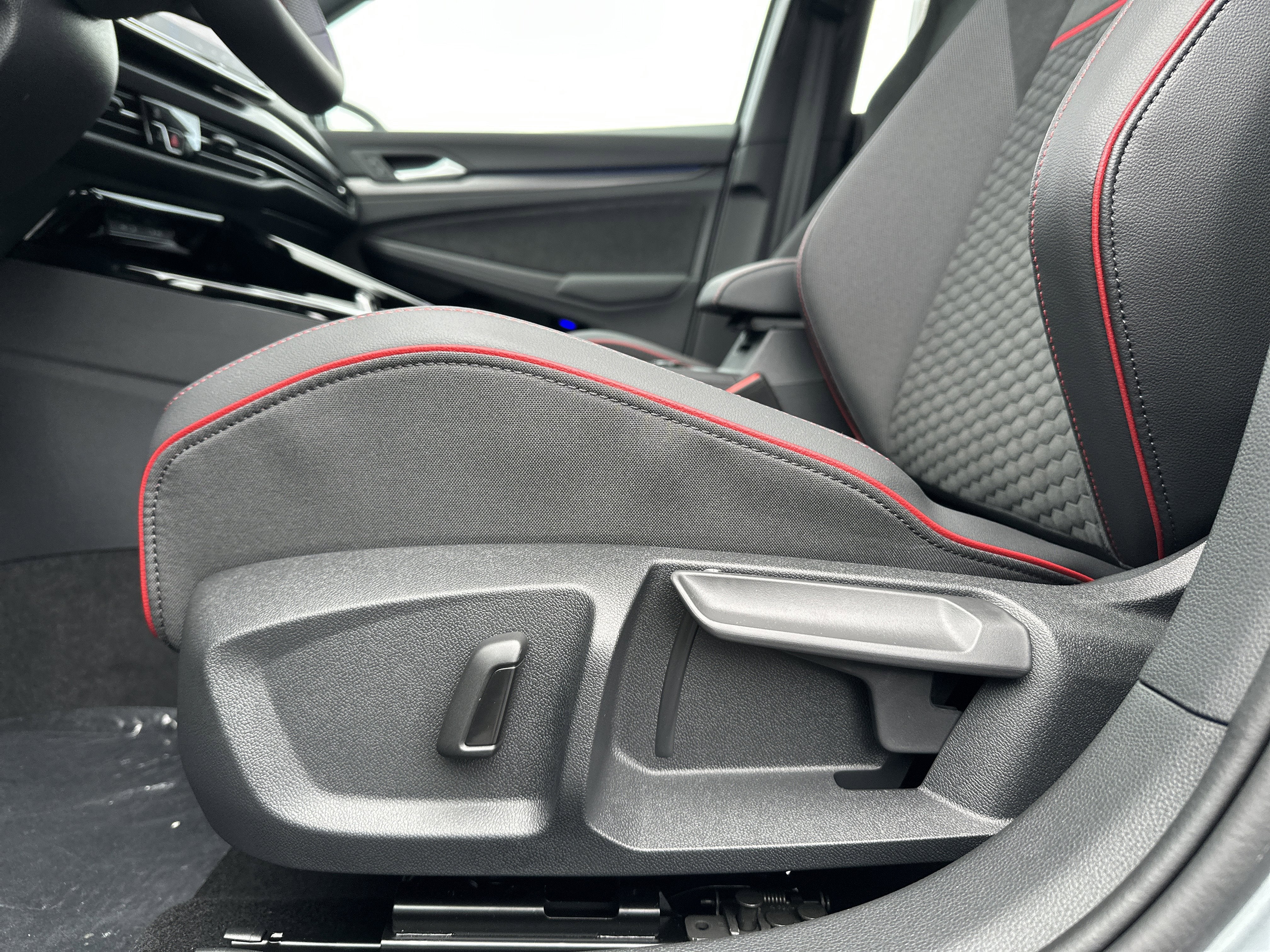 2026 Volkswagen Golf GTI 2.0T SE