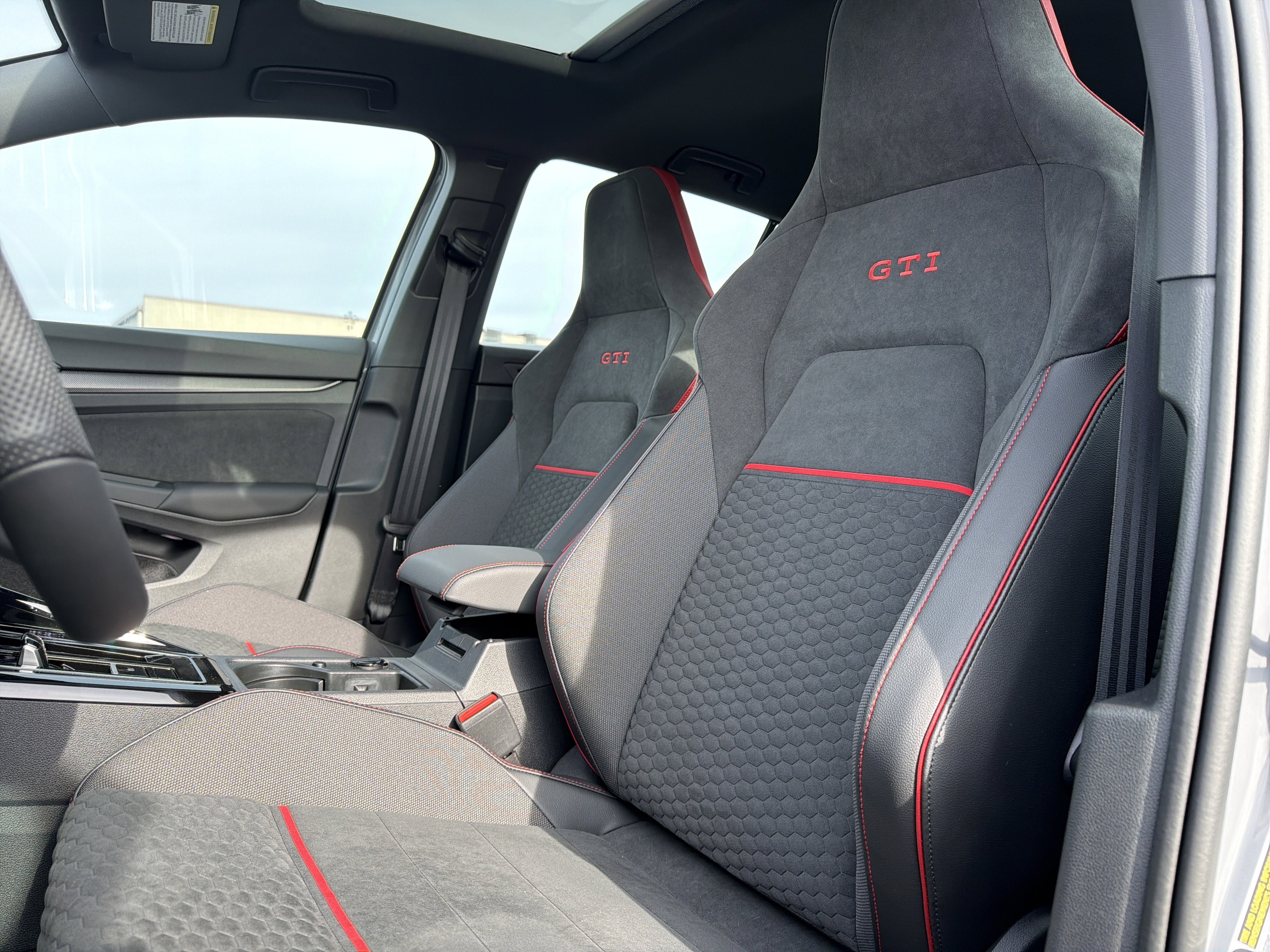 2026 Volkswagen Golf GTI 2.0T SE