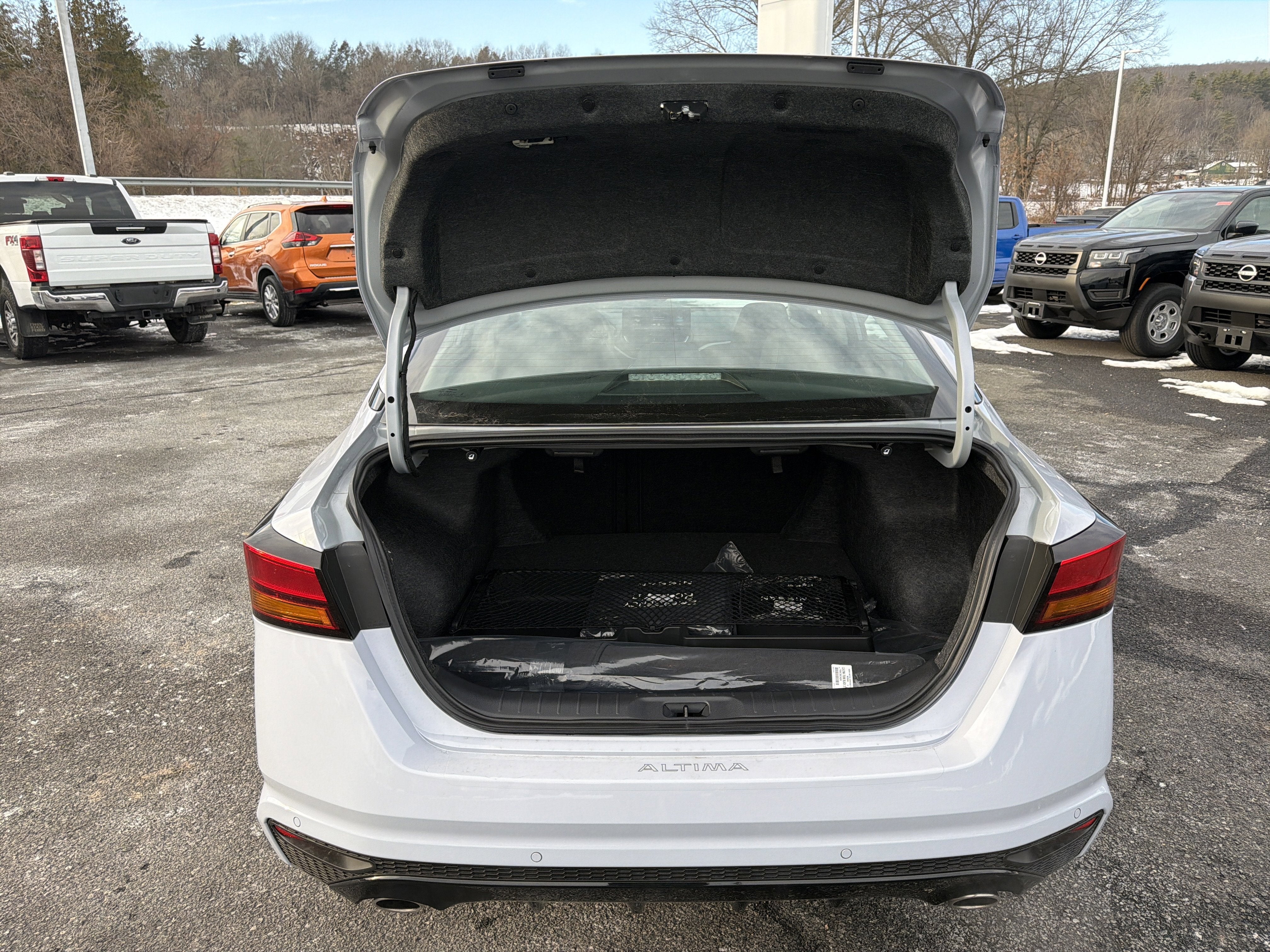 2025 Nissan Altima SR