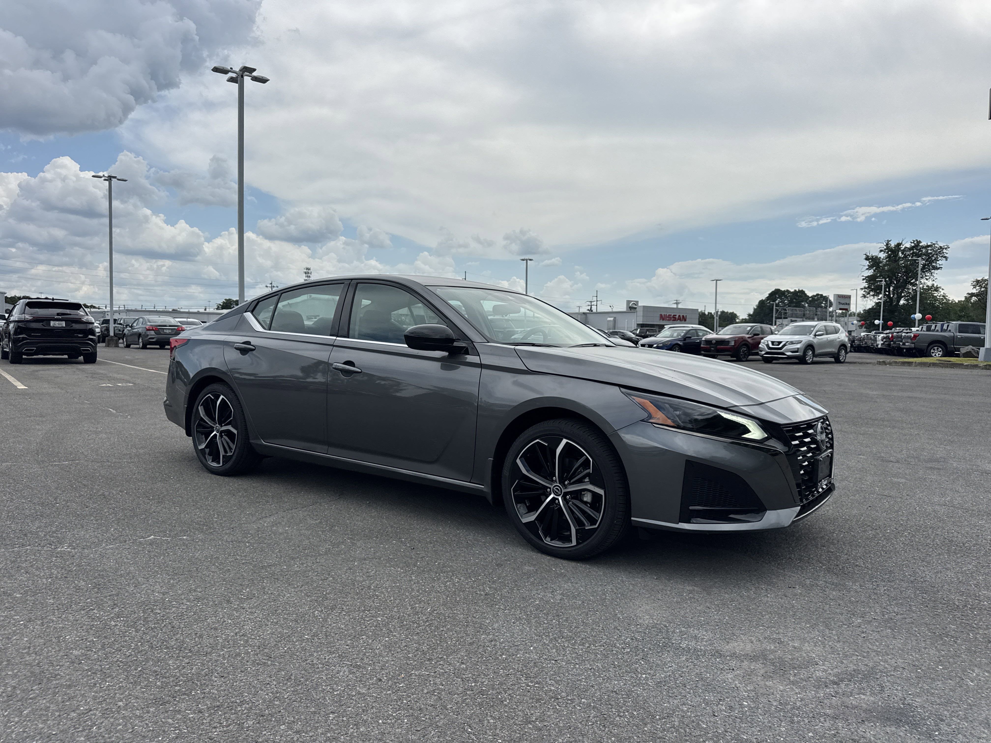 2025 Nissan Altima SR