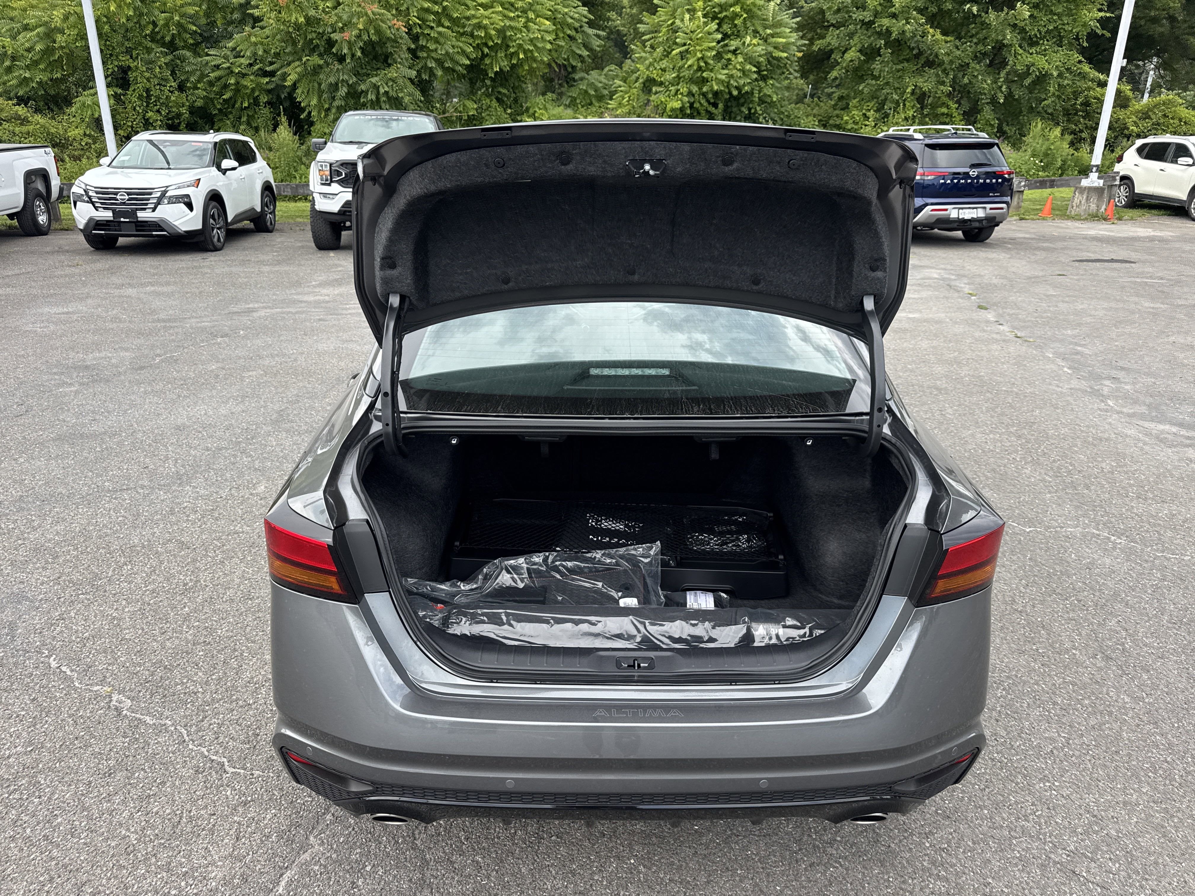 2025 Nissan Altima SR