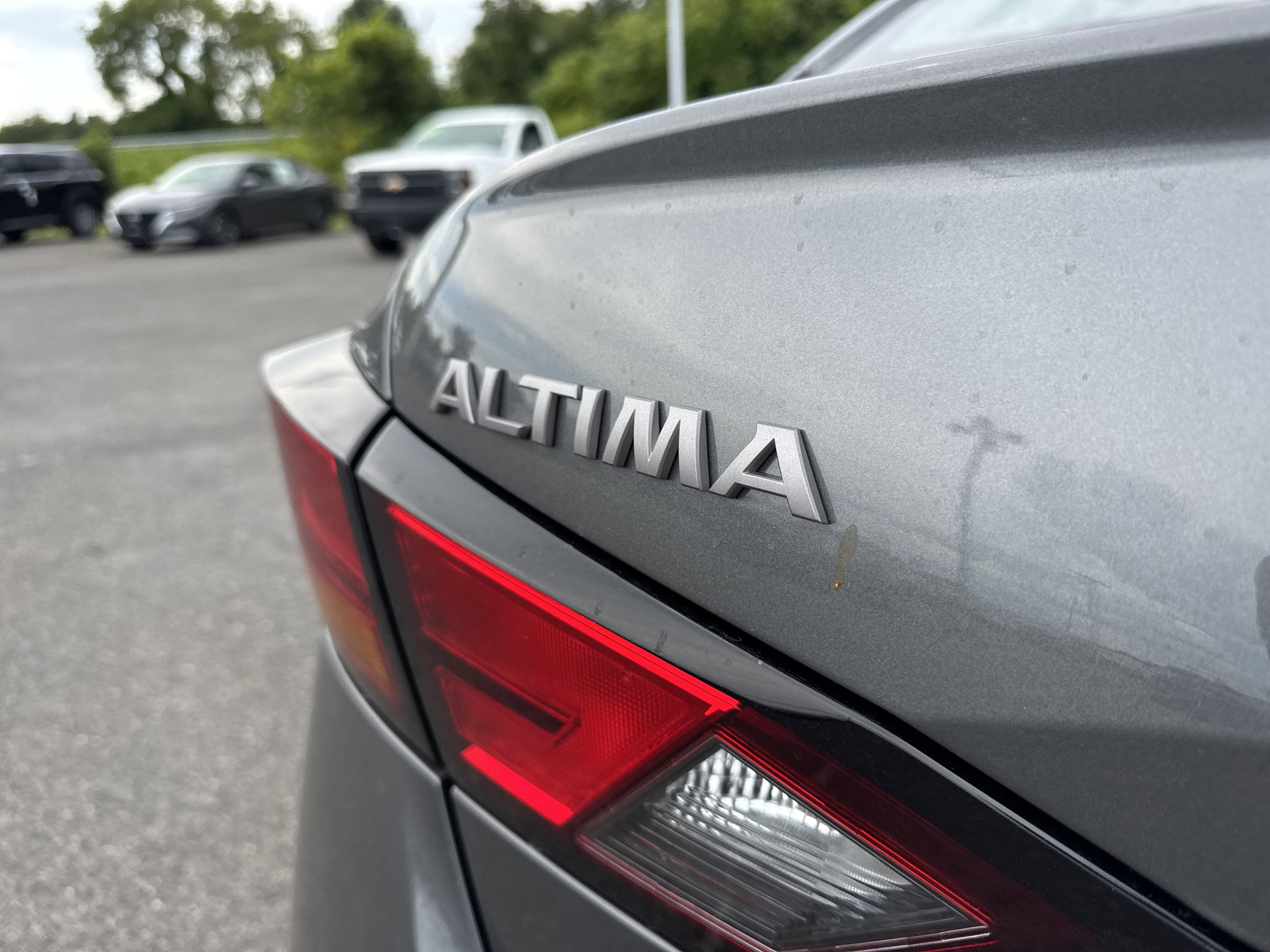 2025 Nissan Altima SR