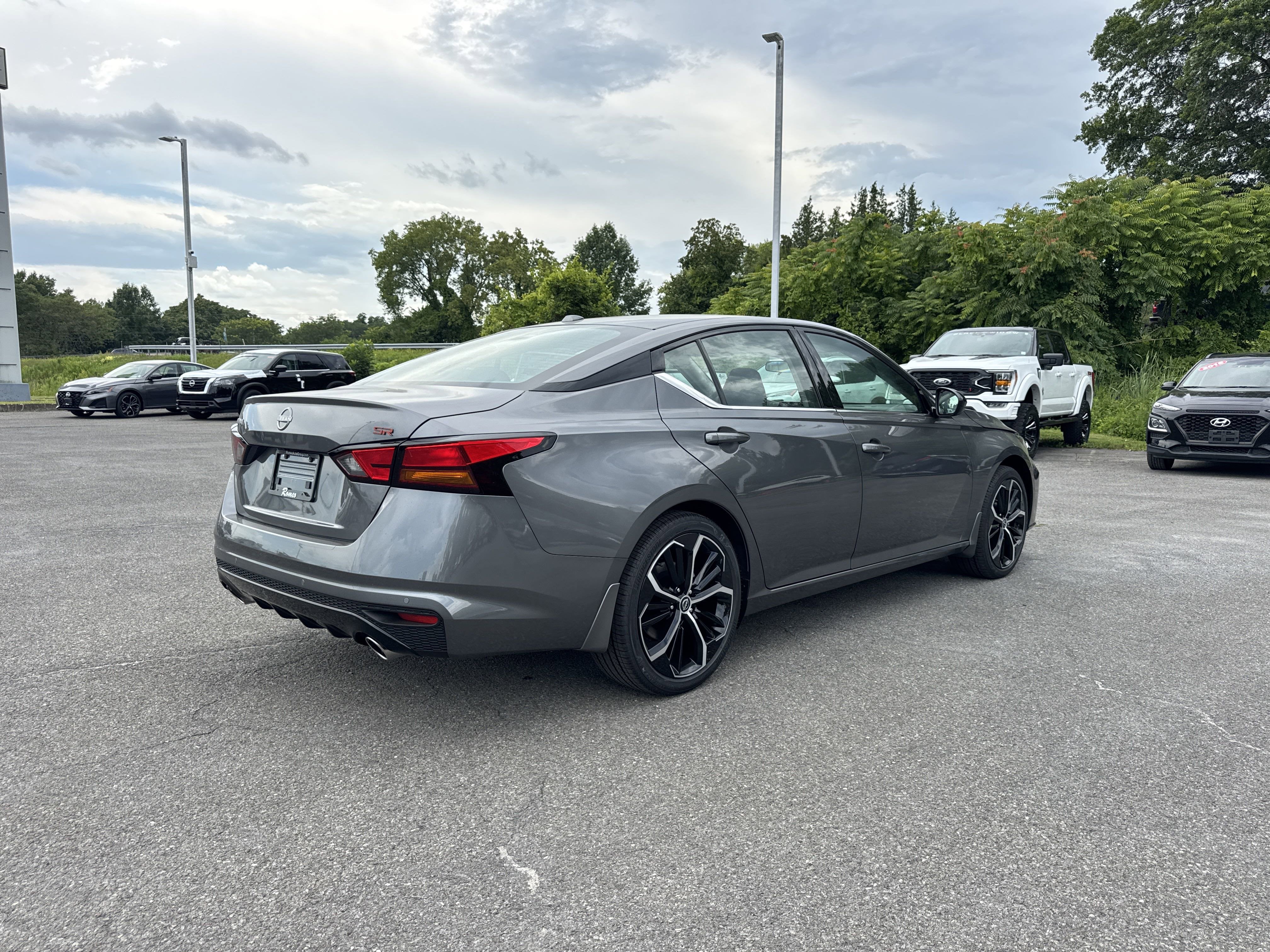 2025 Nissan Altima SR