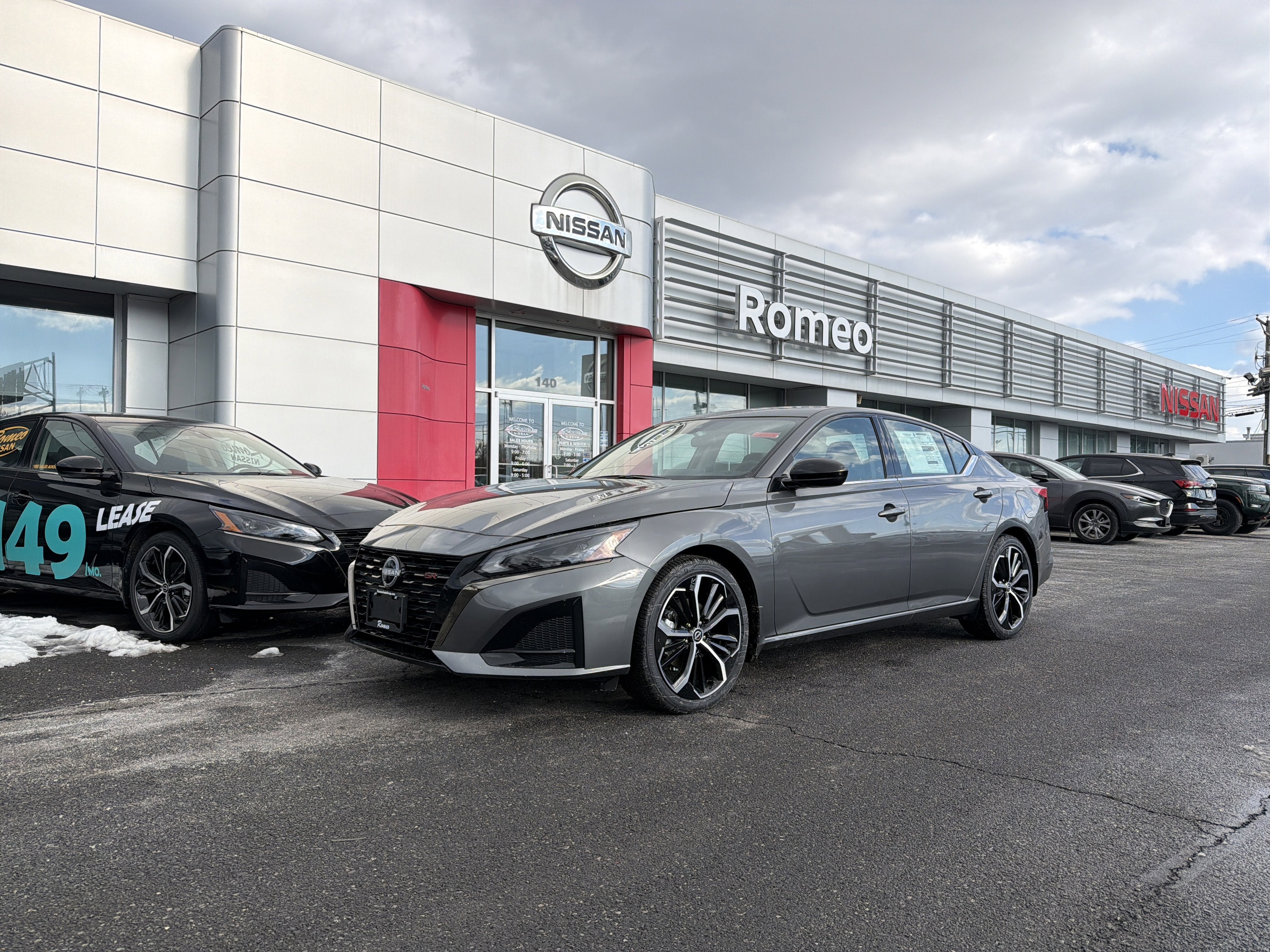 2025 Nissan Altima SR