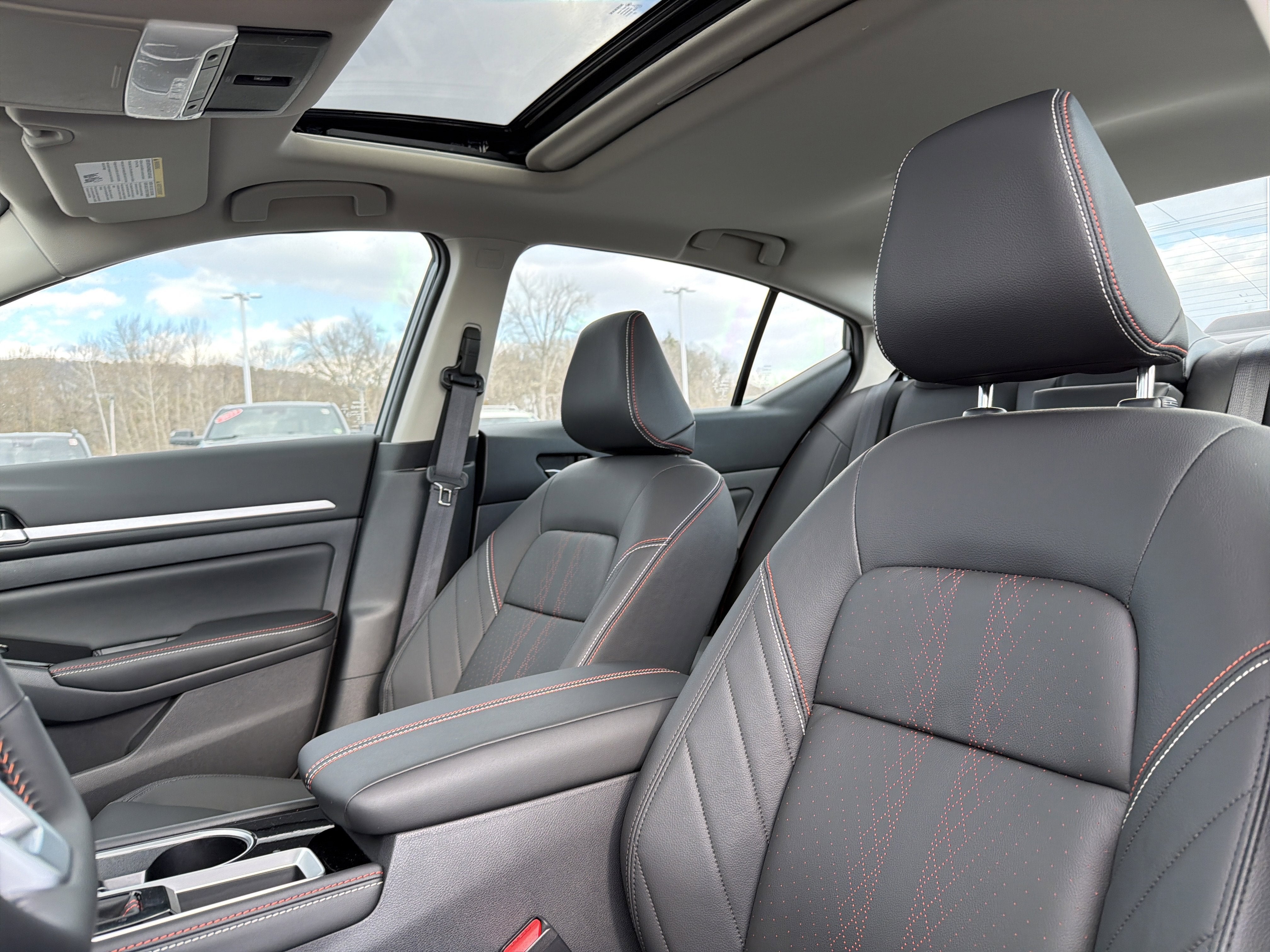 2025 Nissan Altima SR