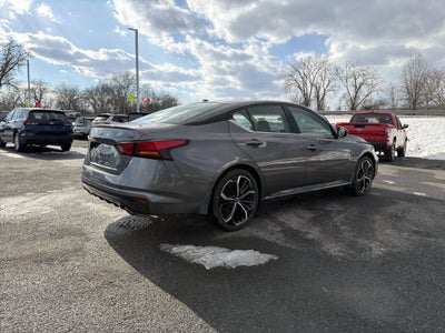 2025 Nissan Altima SR