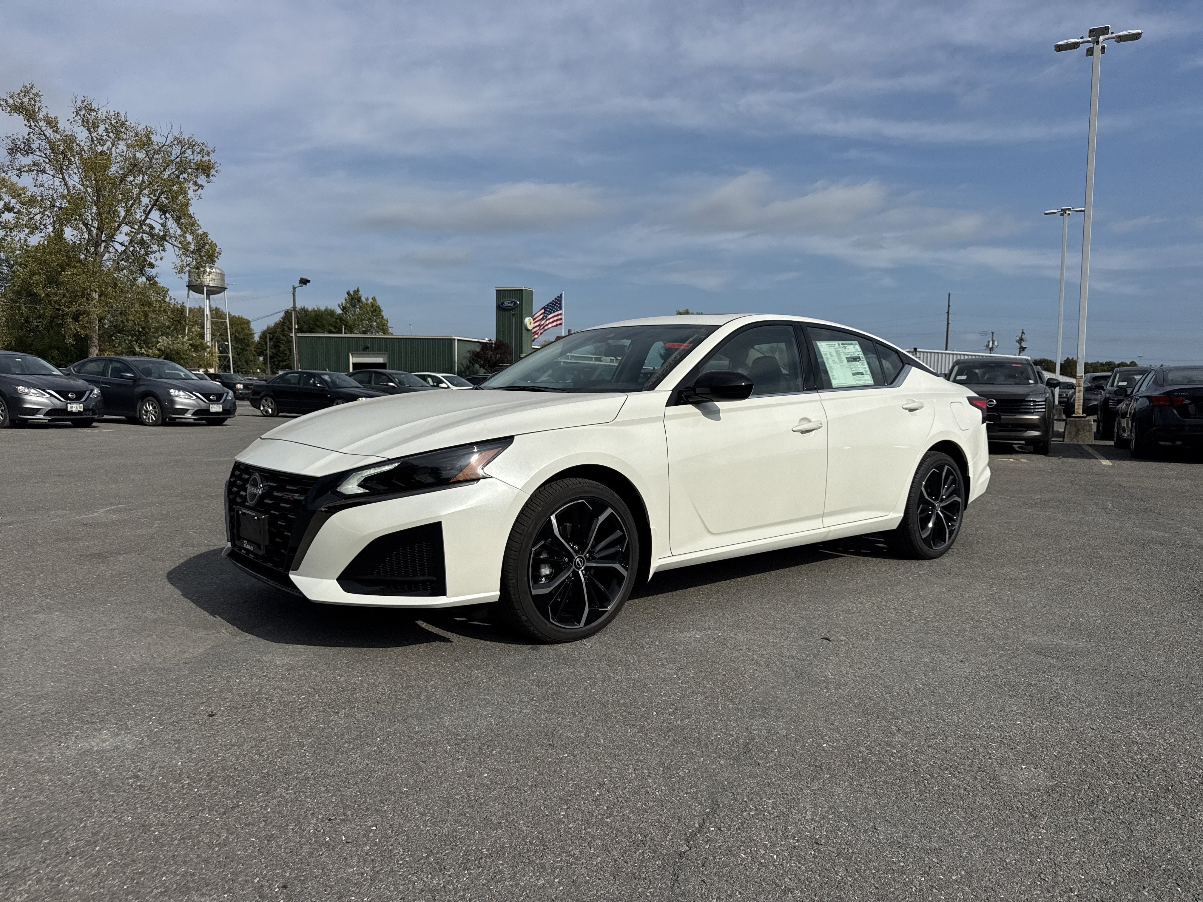 2025 Nissan Altima SR