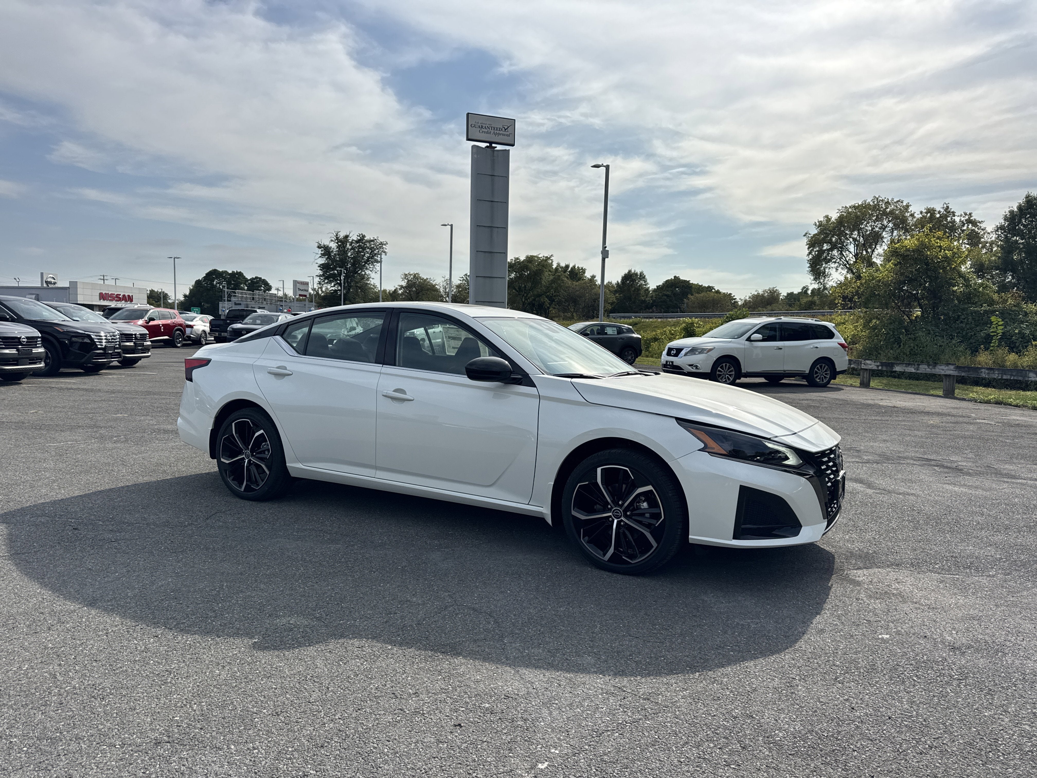 2025 Nissan Altima SR