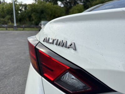 2025 Nissan Altima SR