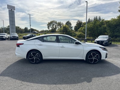 2025 Nissan Altima SR