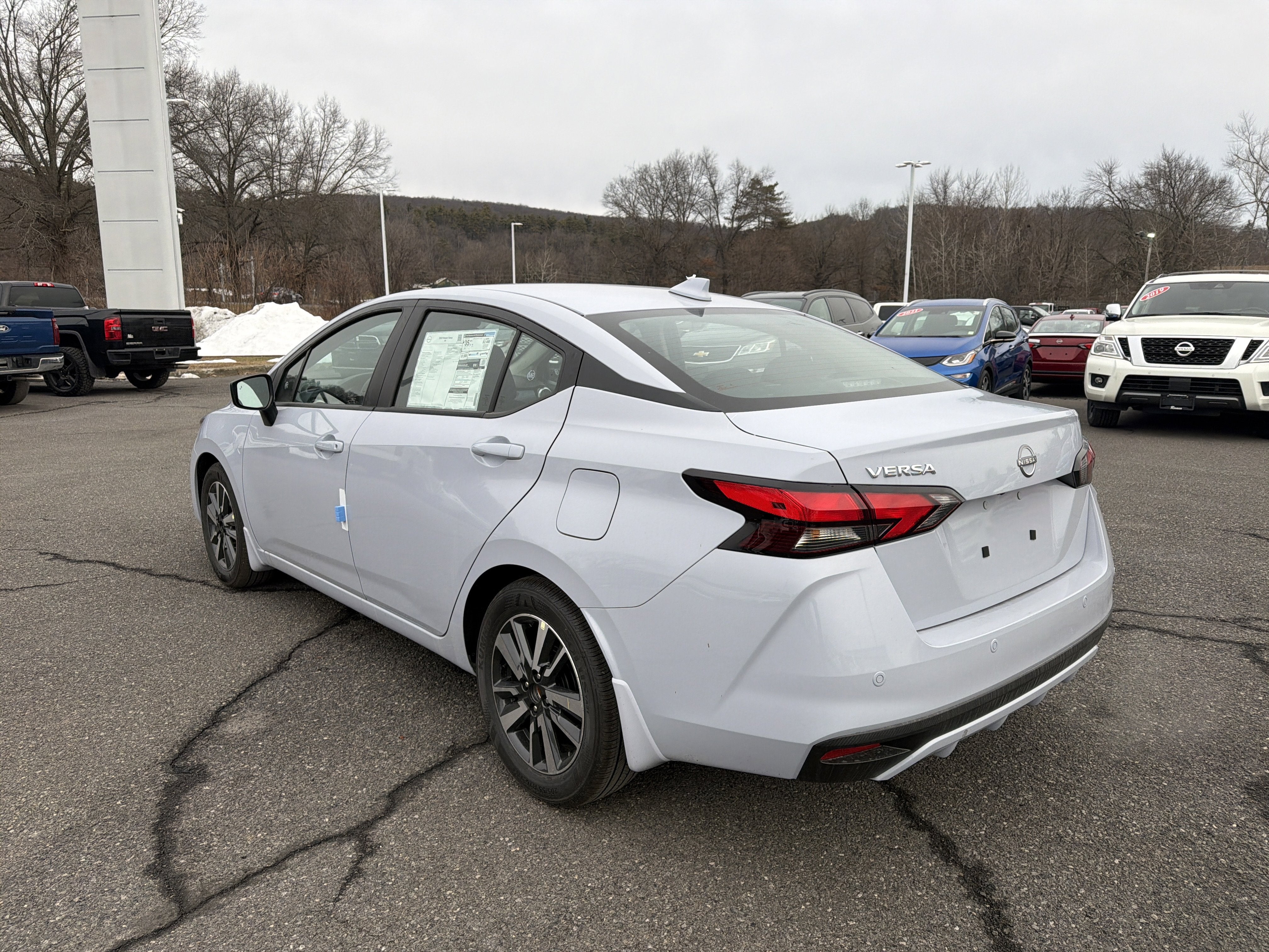 2025 Nissan Versa SV