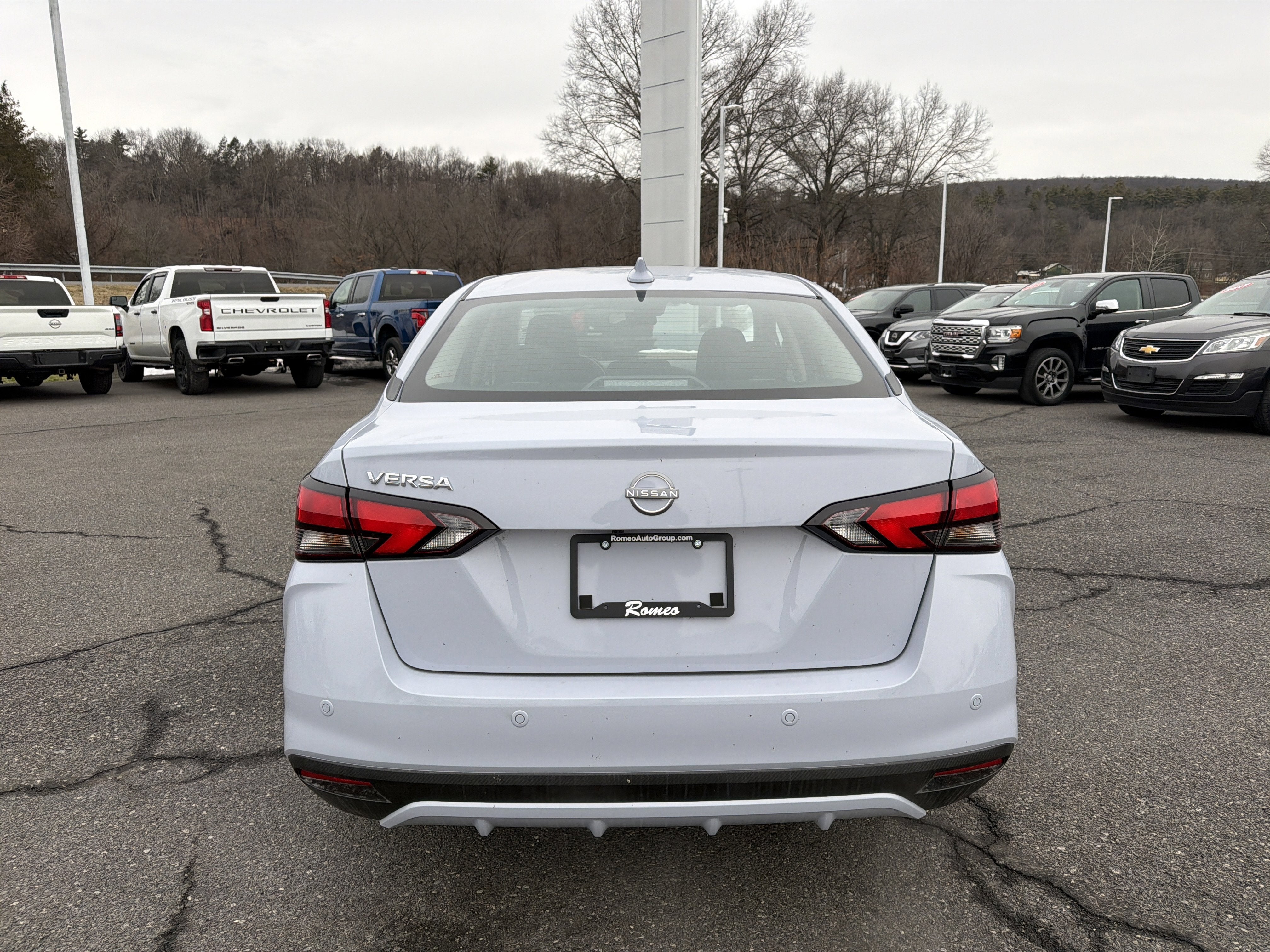 2025 Nissan Versa SV