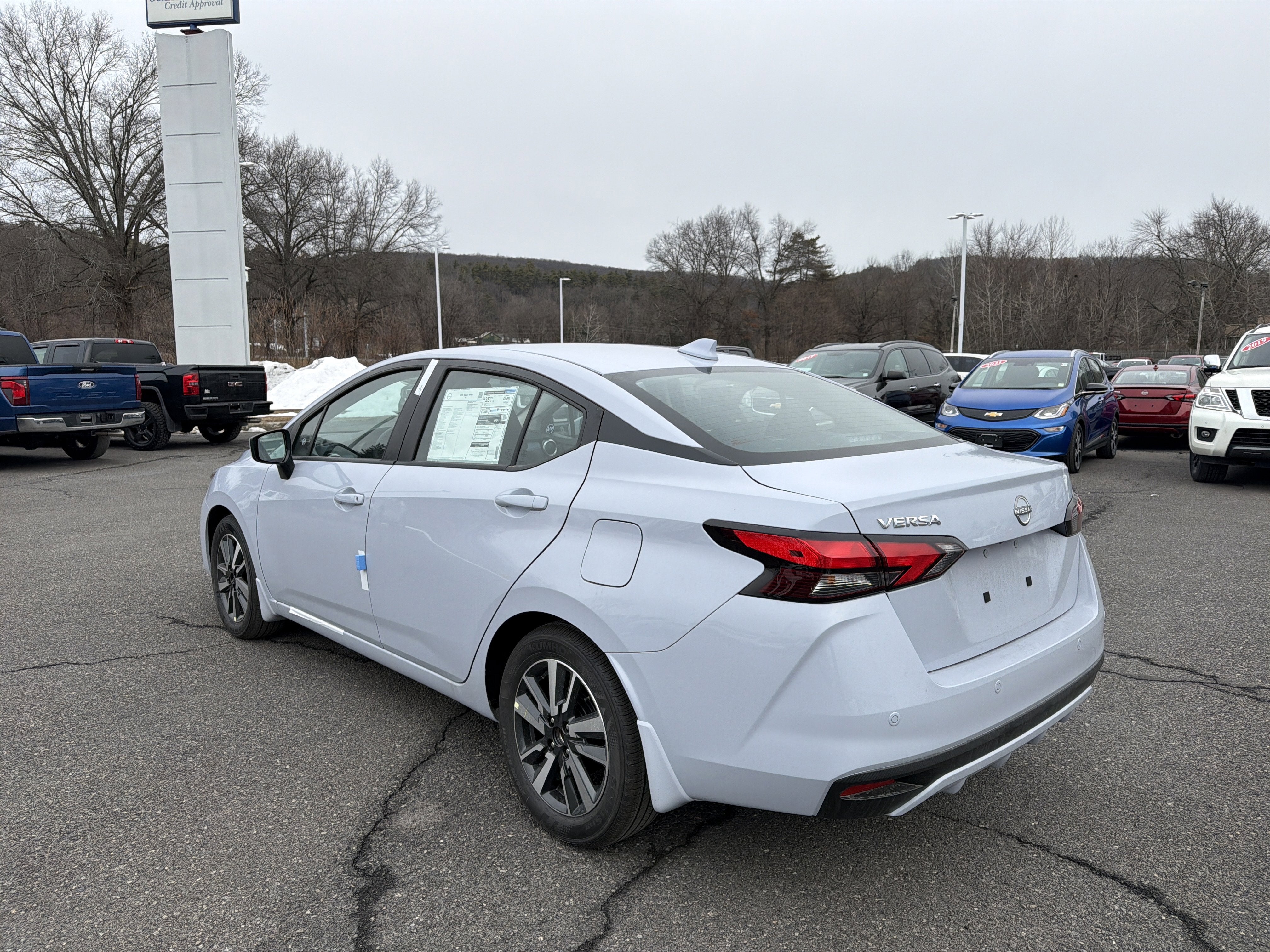 2025 Nissan Versa SV
