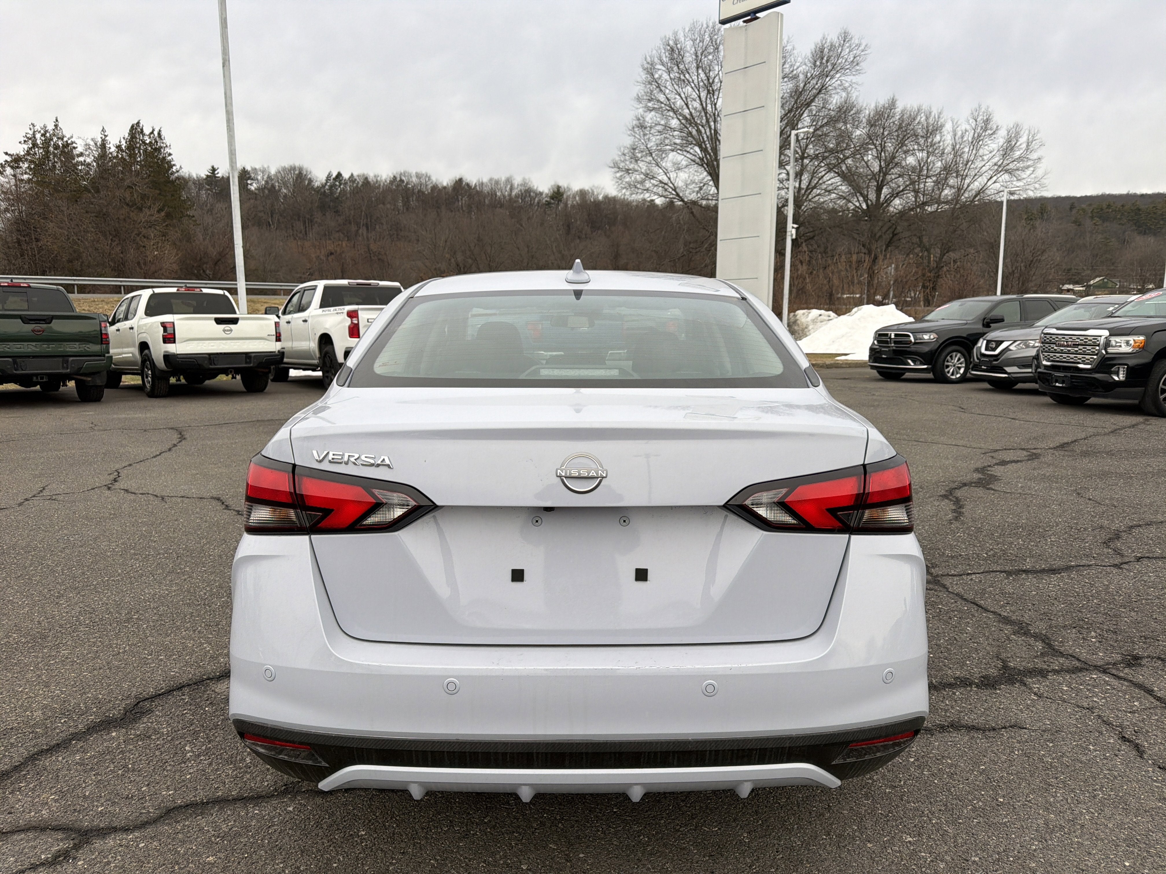 2025 Nissan Versa SV