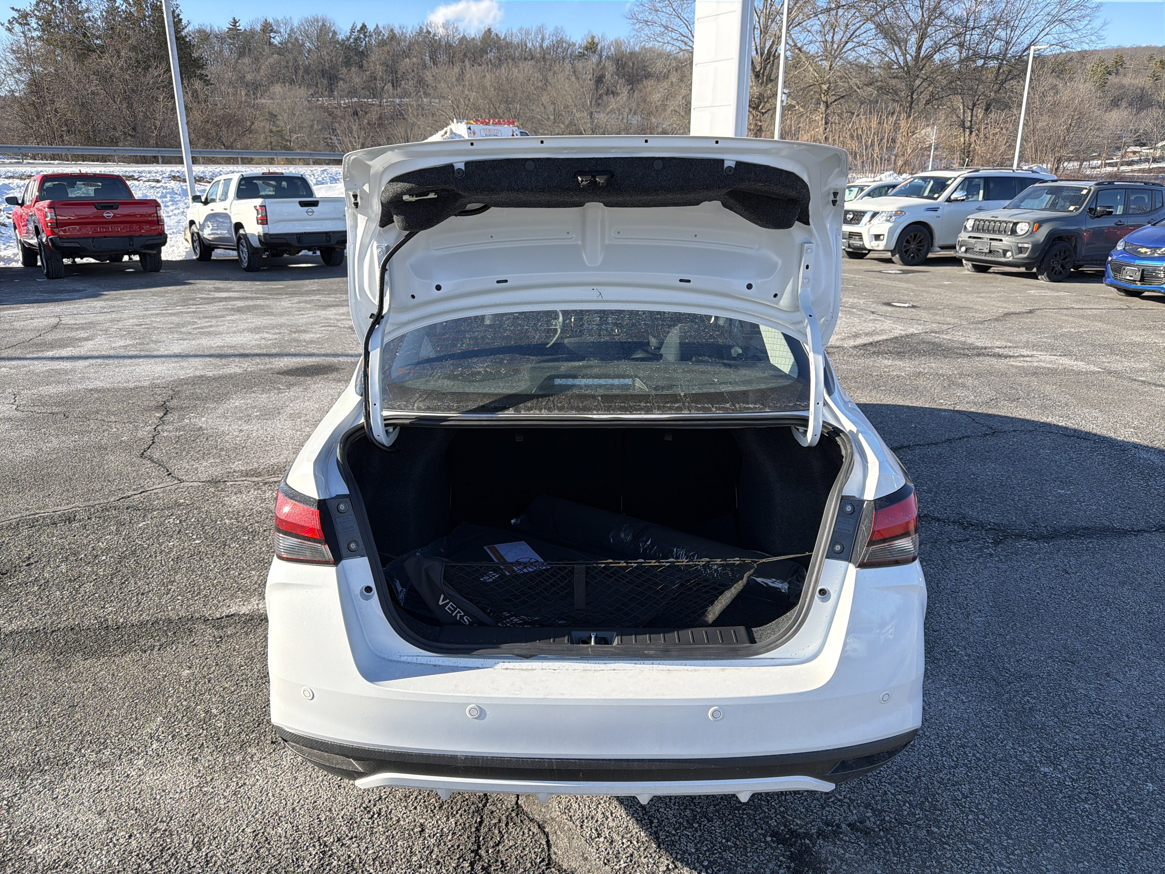 2025 Nissan Versa SR