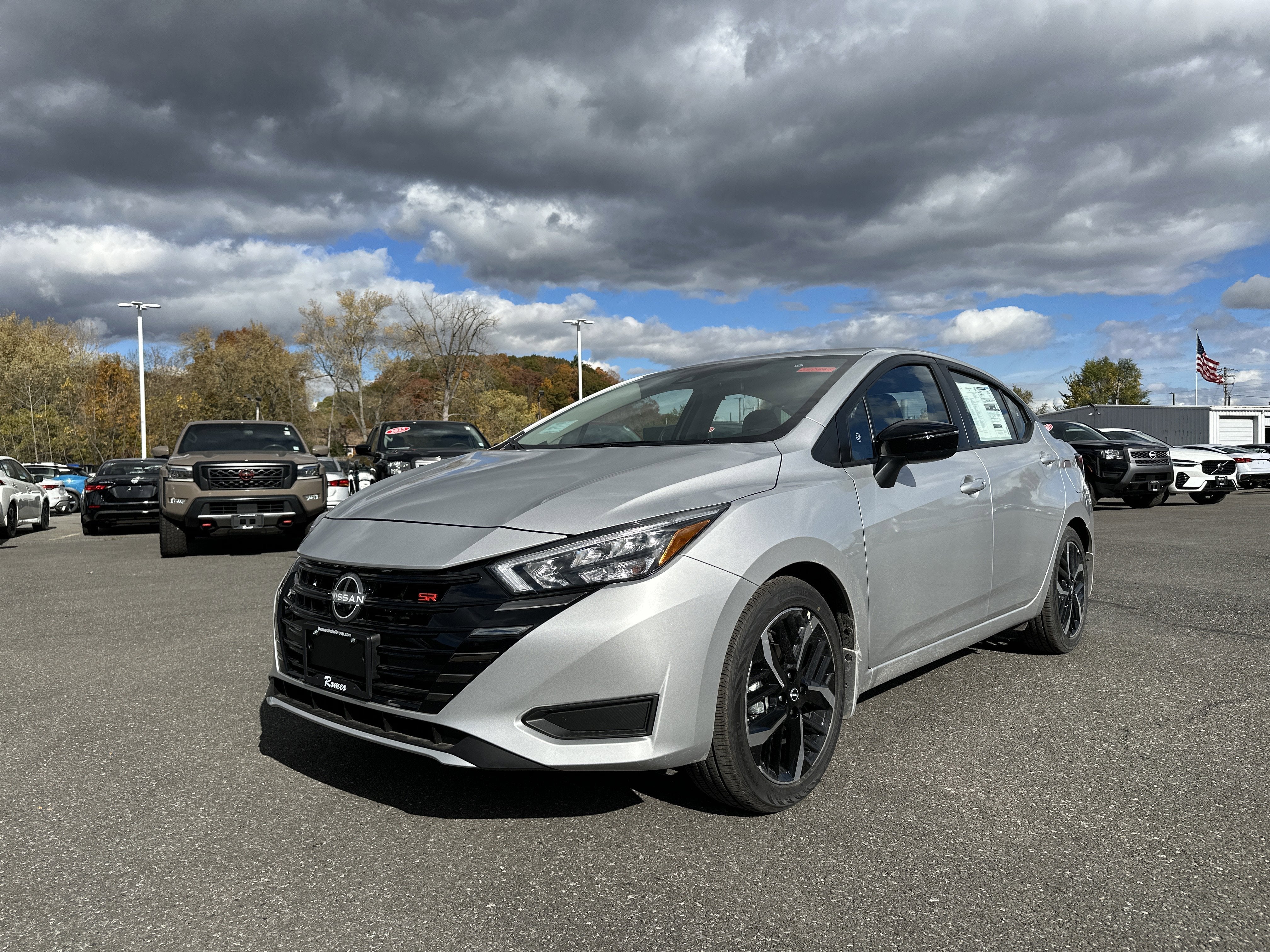 2025 Nissan Versa SR