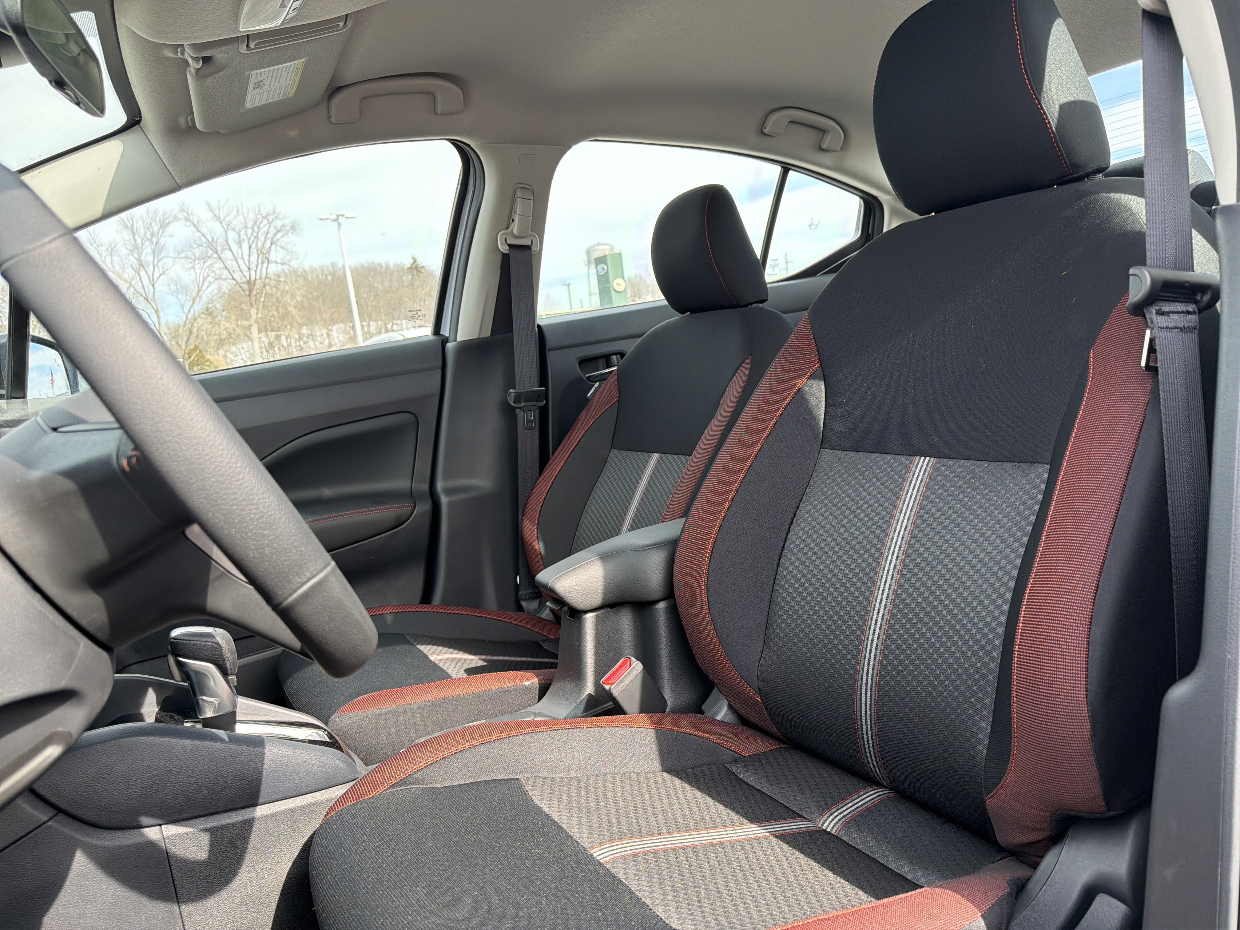 2025 Nissan Versa SR