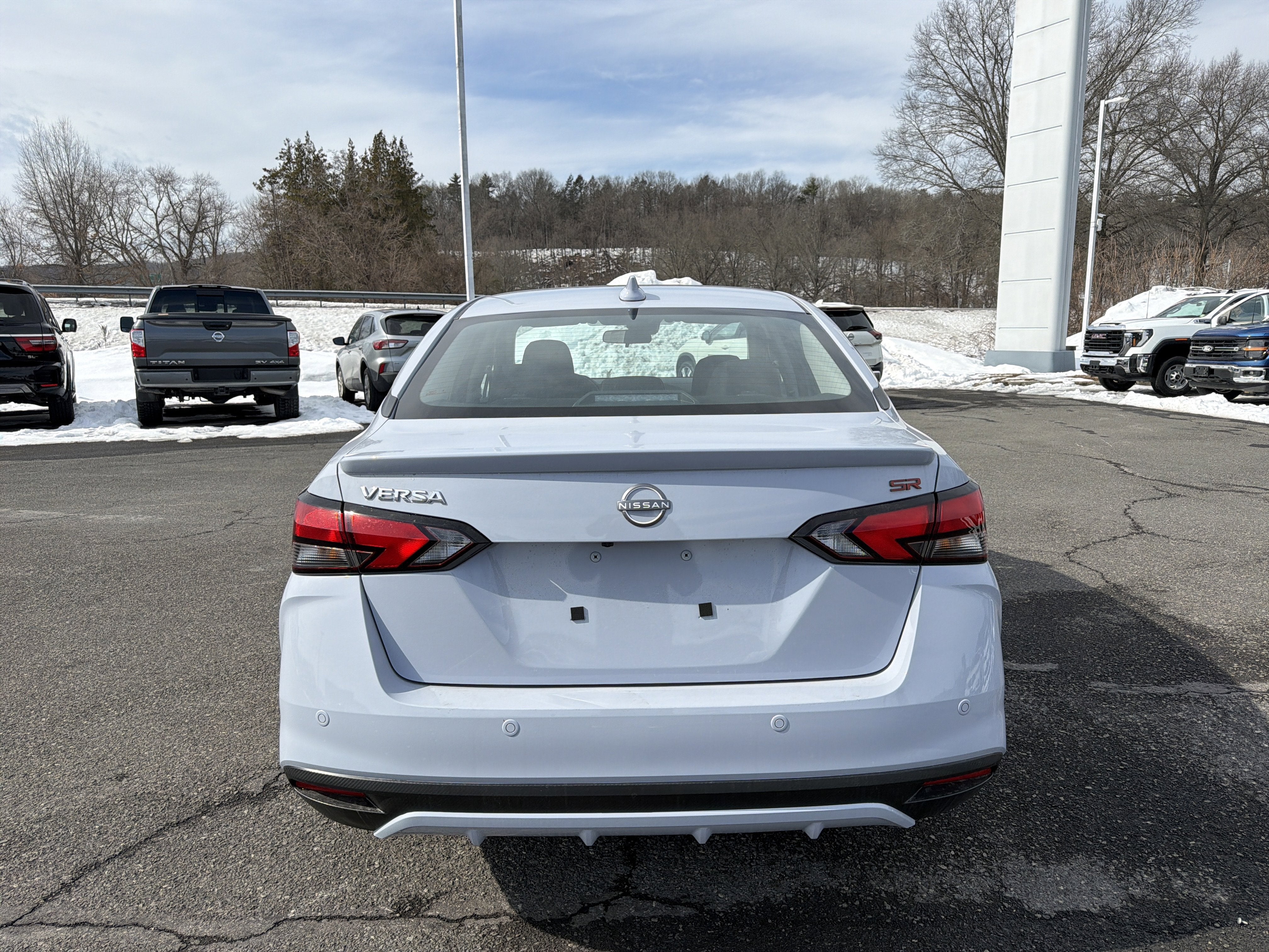2025 Nissan Versa SR