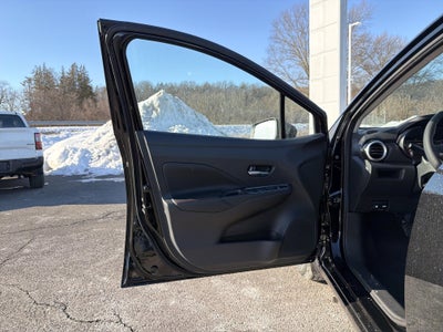 2025 Nissan Versa SR