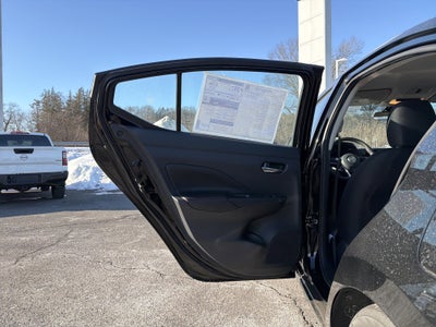 2025 Nissan Versa SR