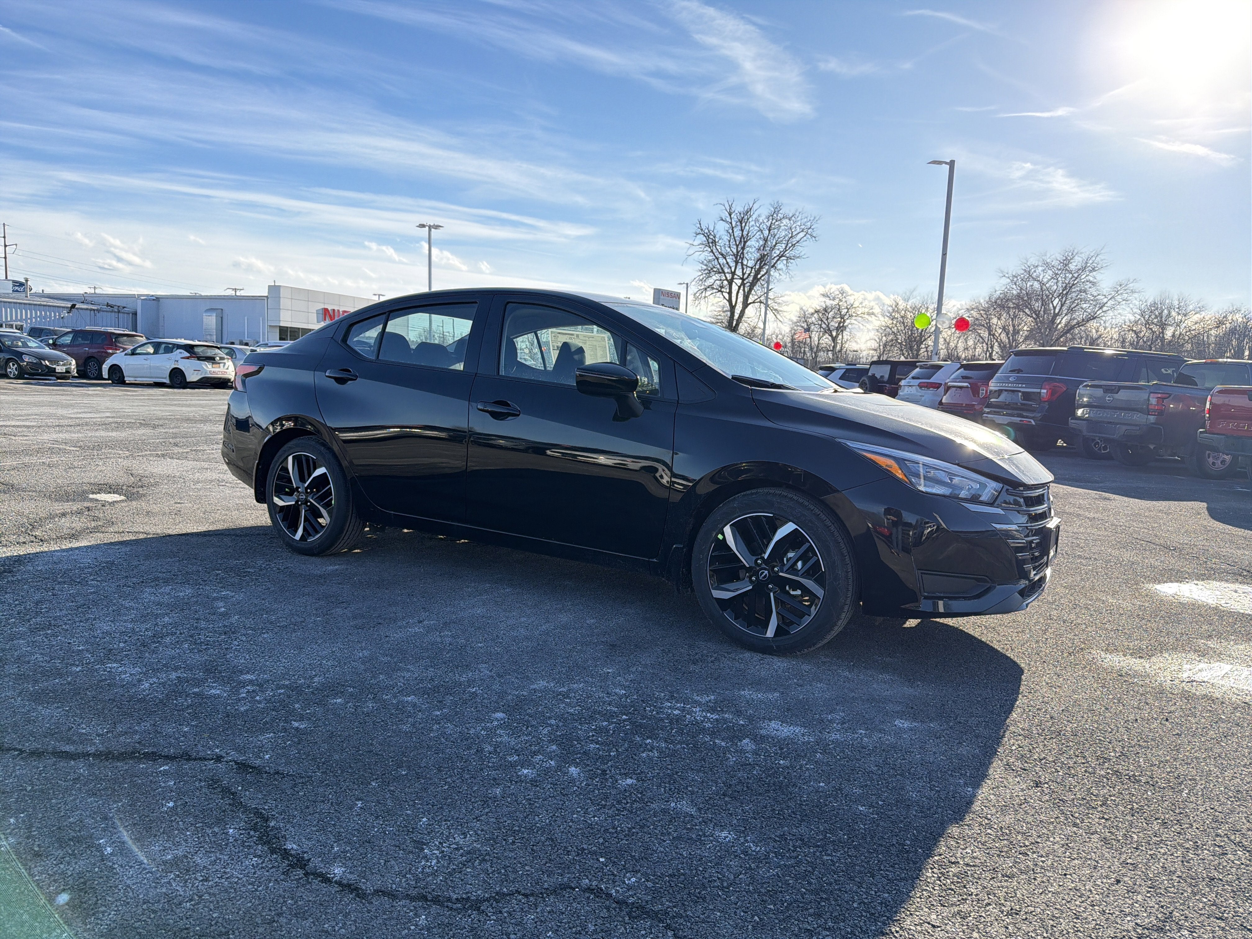 2025 Nissan Versa SR