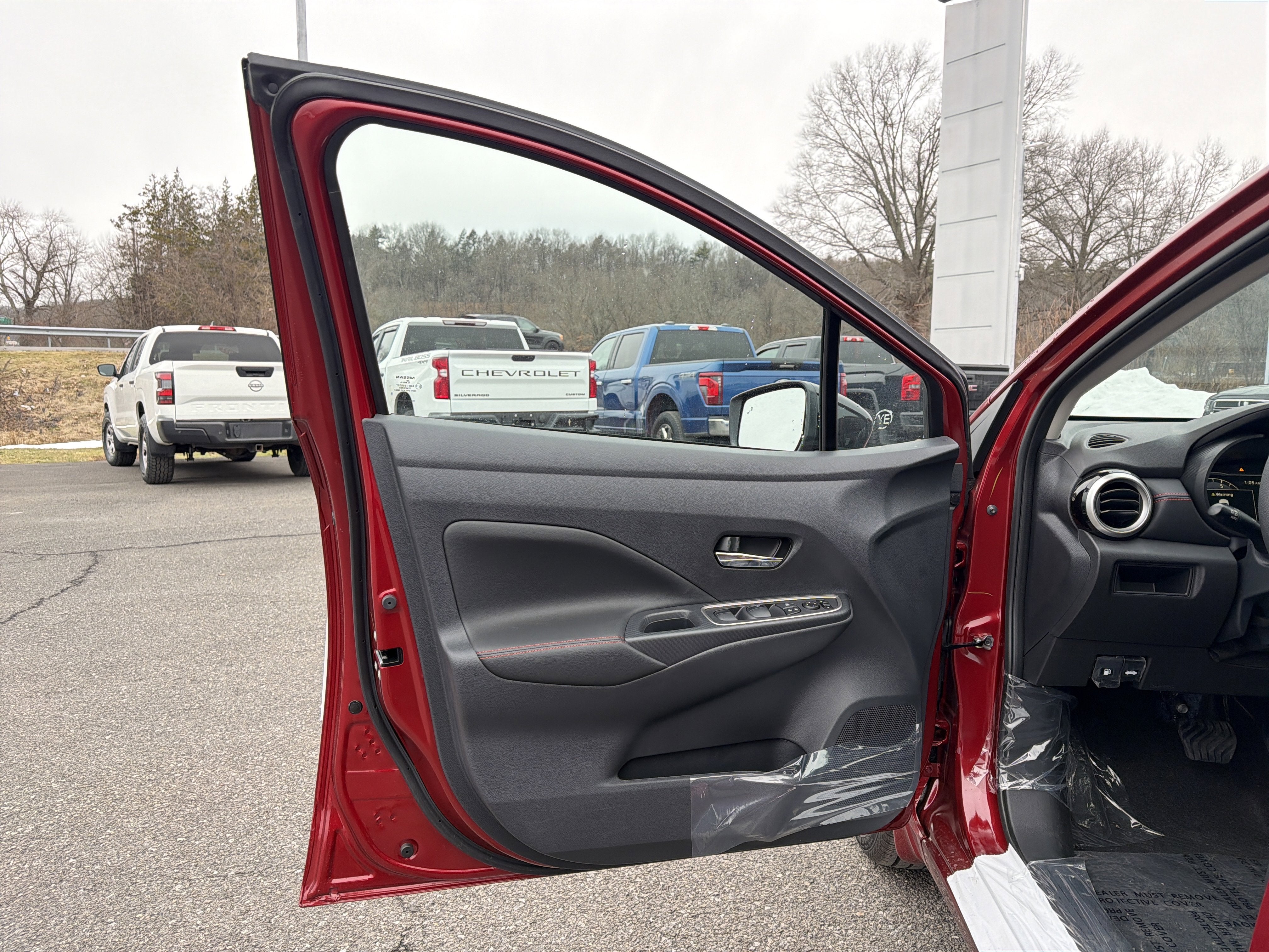 2025 Nissan Versa SR