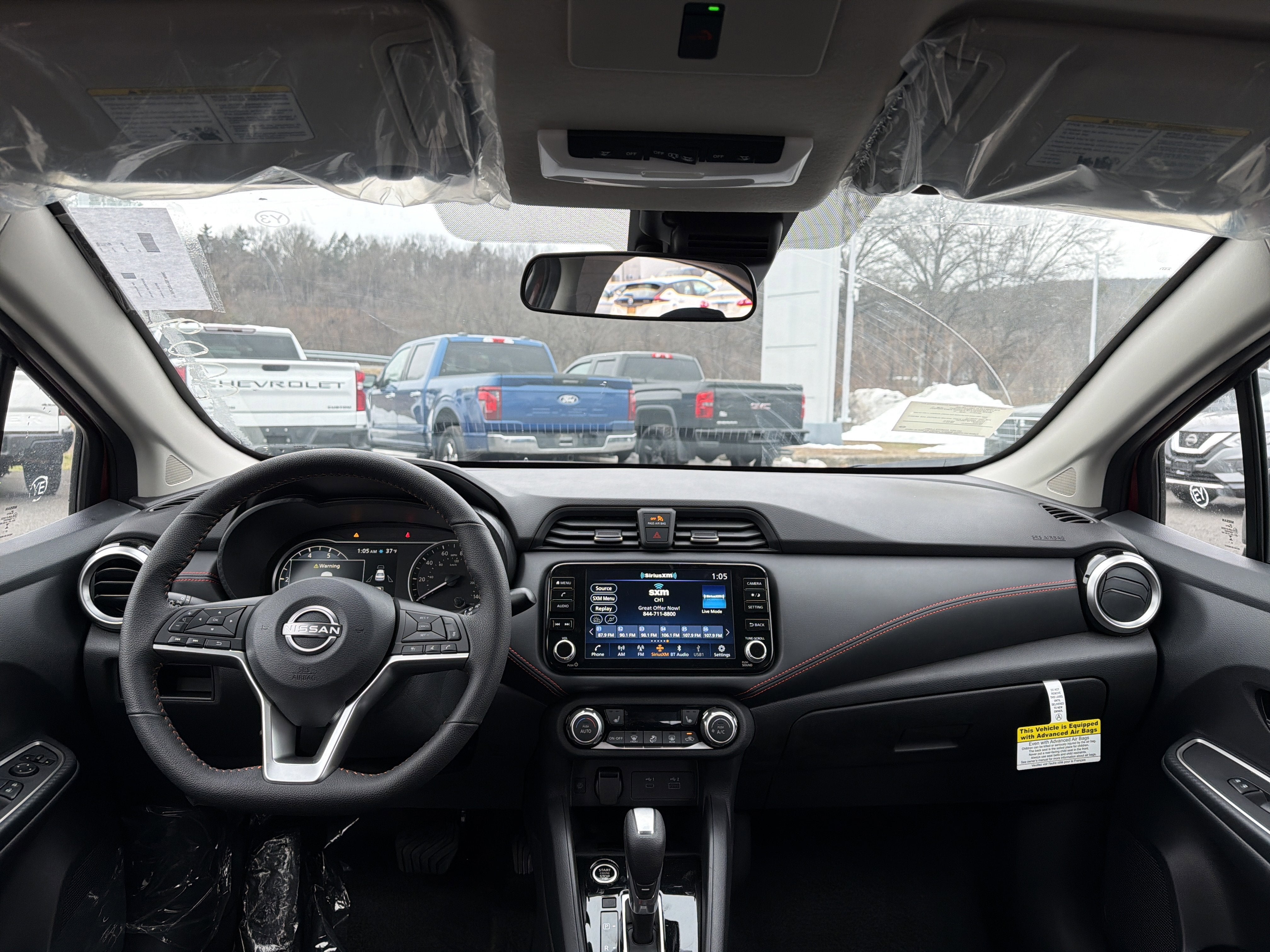 2025 Nissan Versa SR