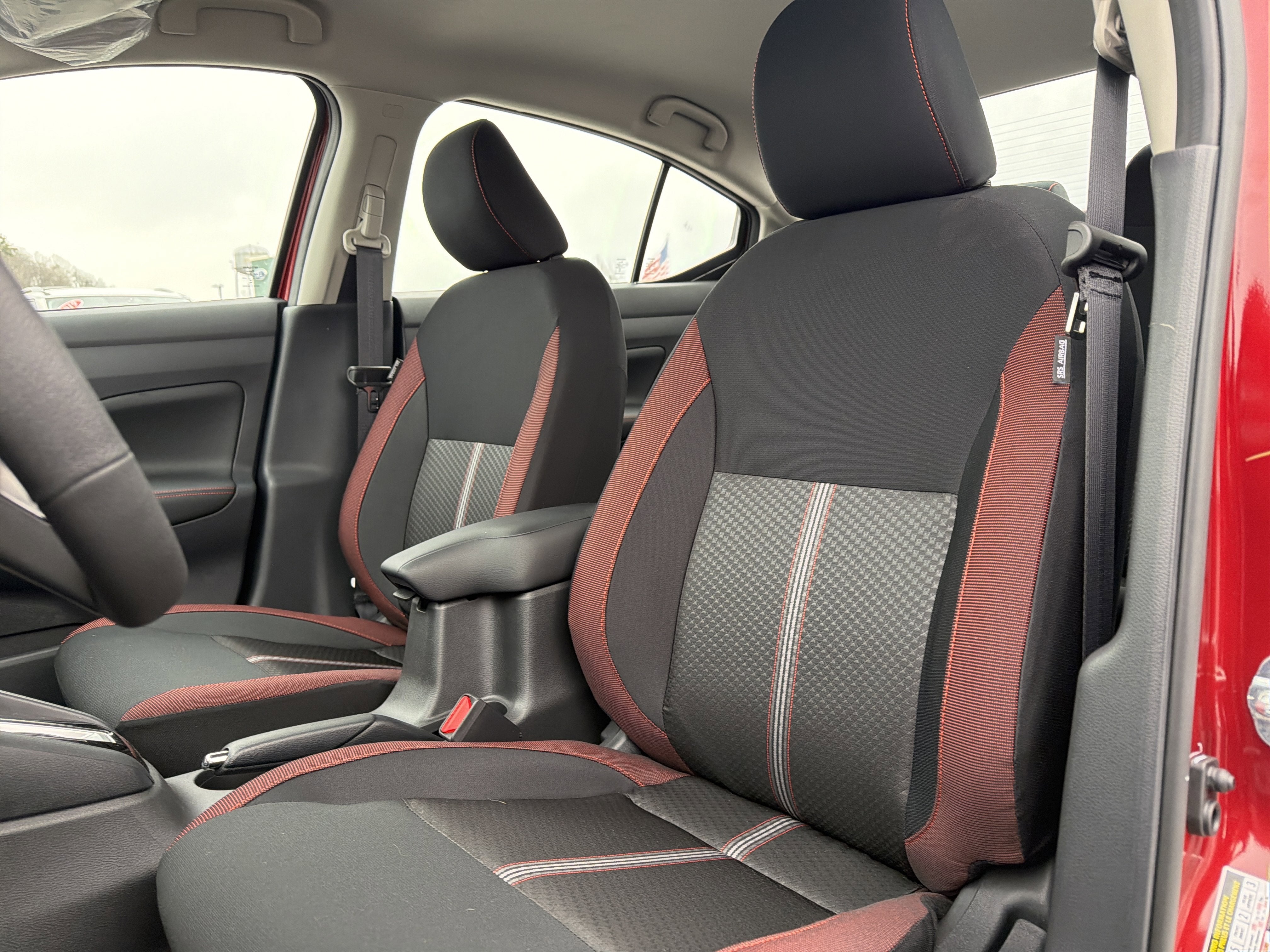 2025 Nissan Versa SR