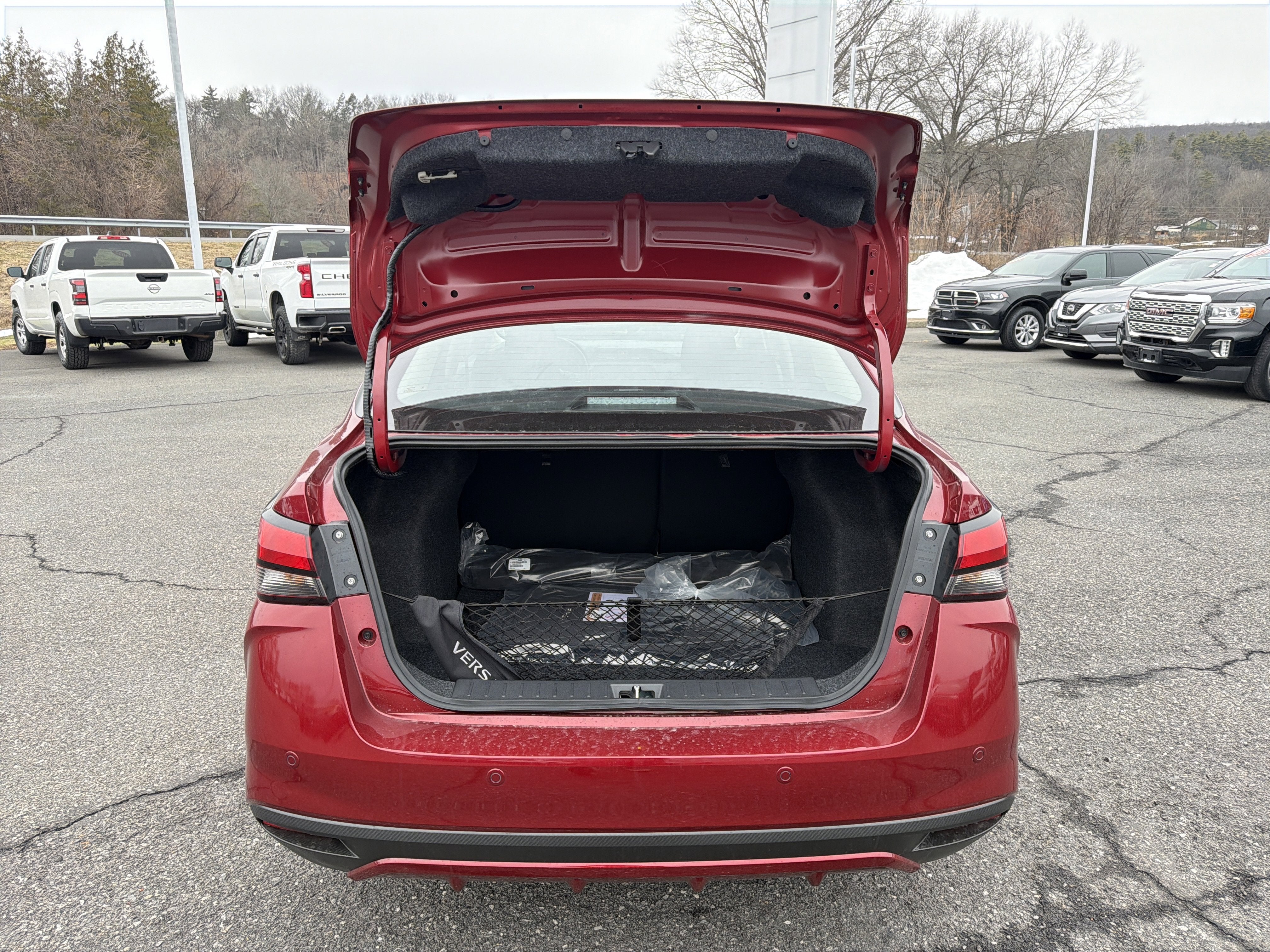 2025 Nissan Versa SR