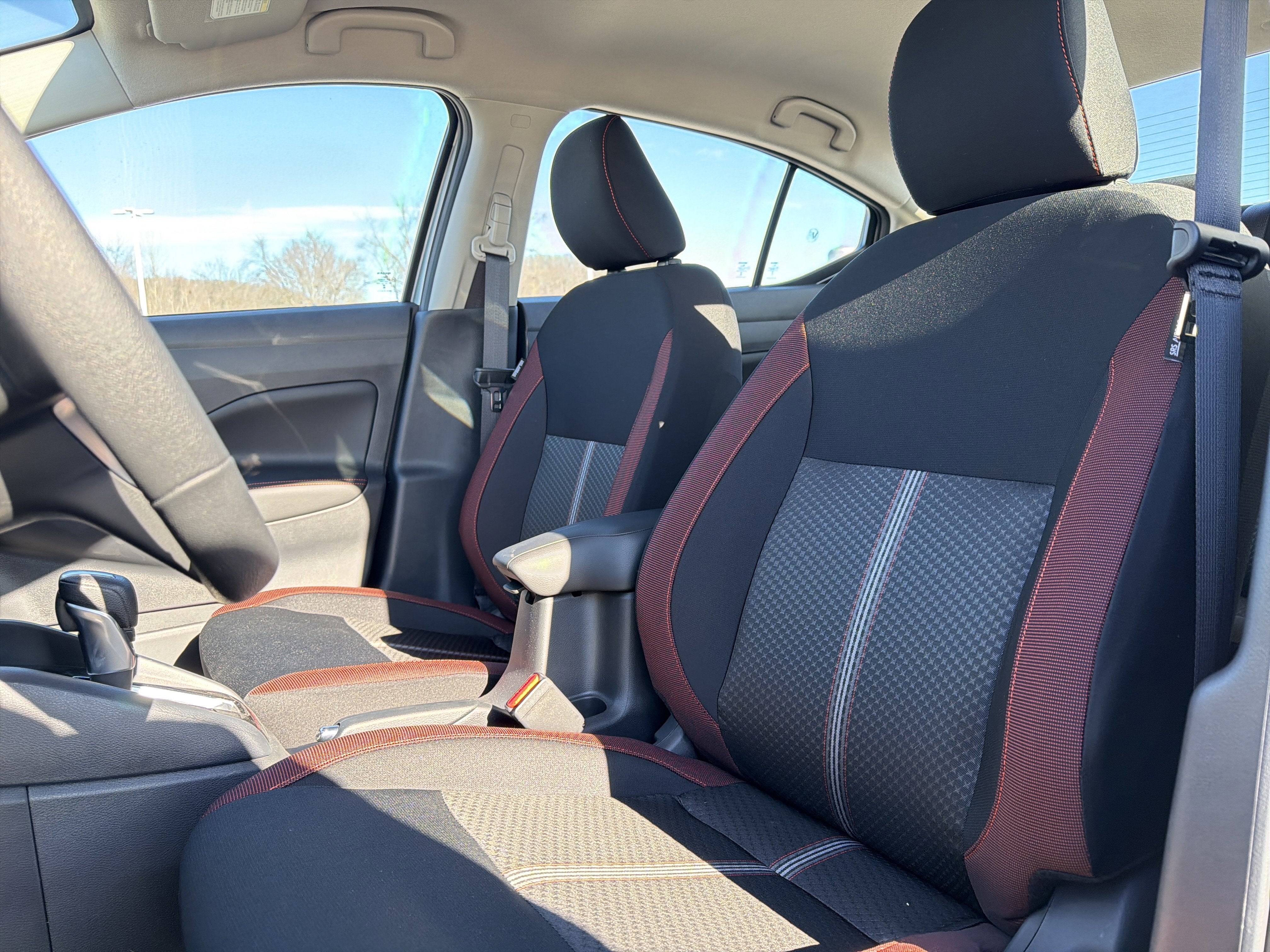 2025 Nissan Versa SR