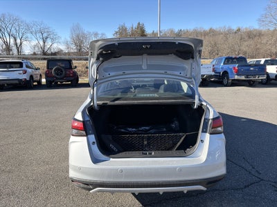 2025 Nissan Versa SR