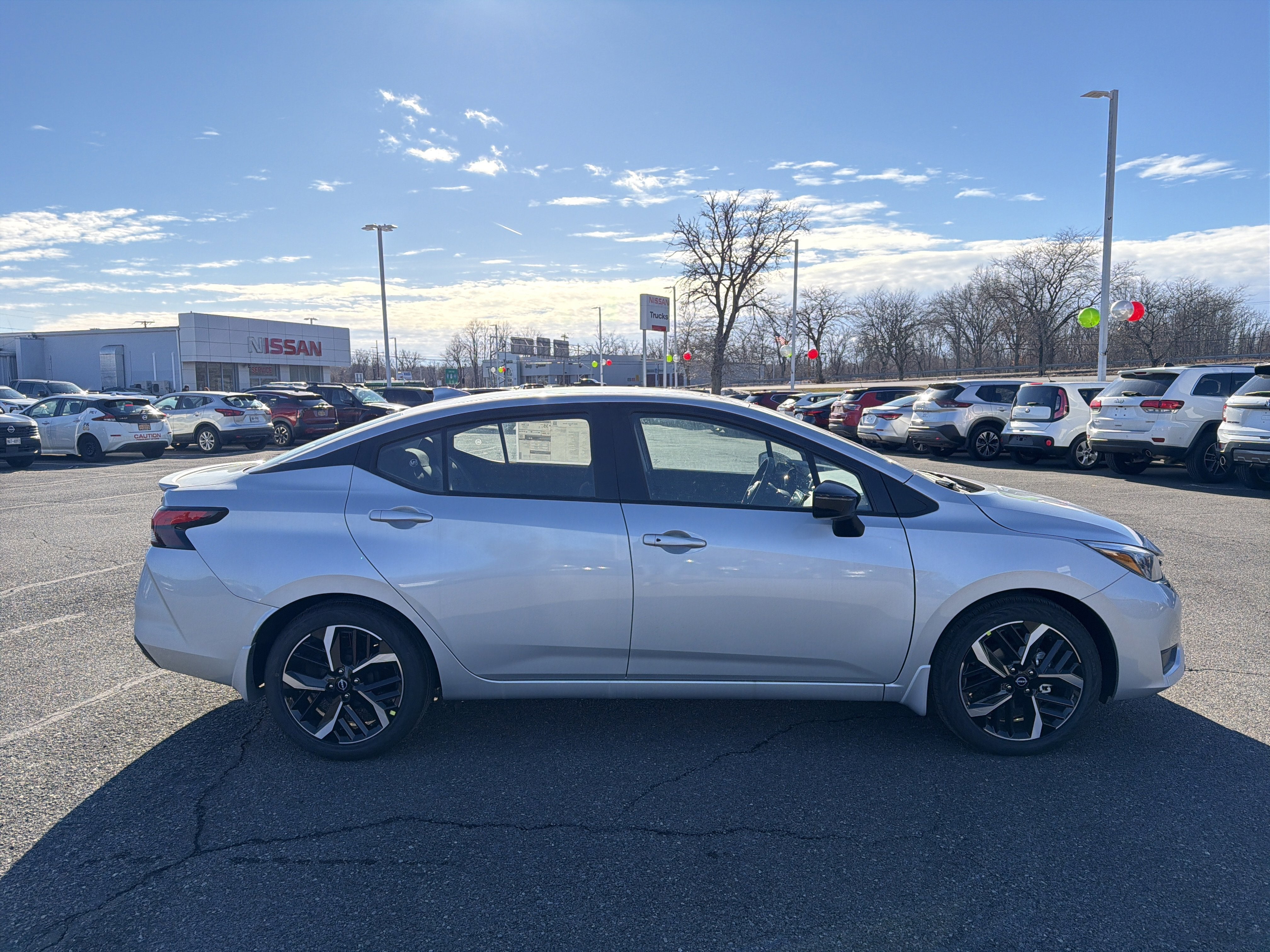 2025 Nissan Versa SR