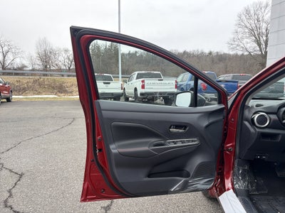 2025 Nissan Versa SR