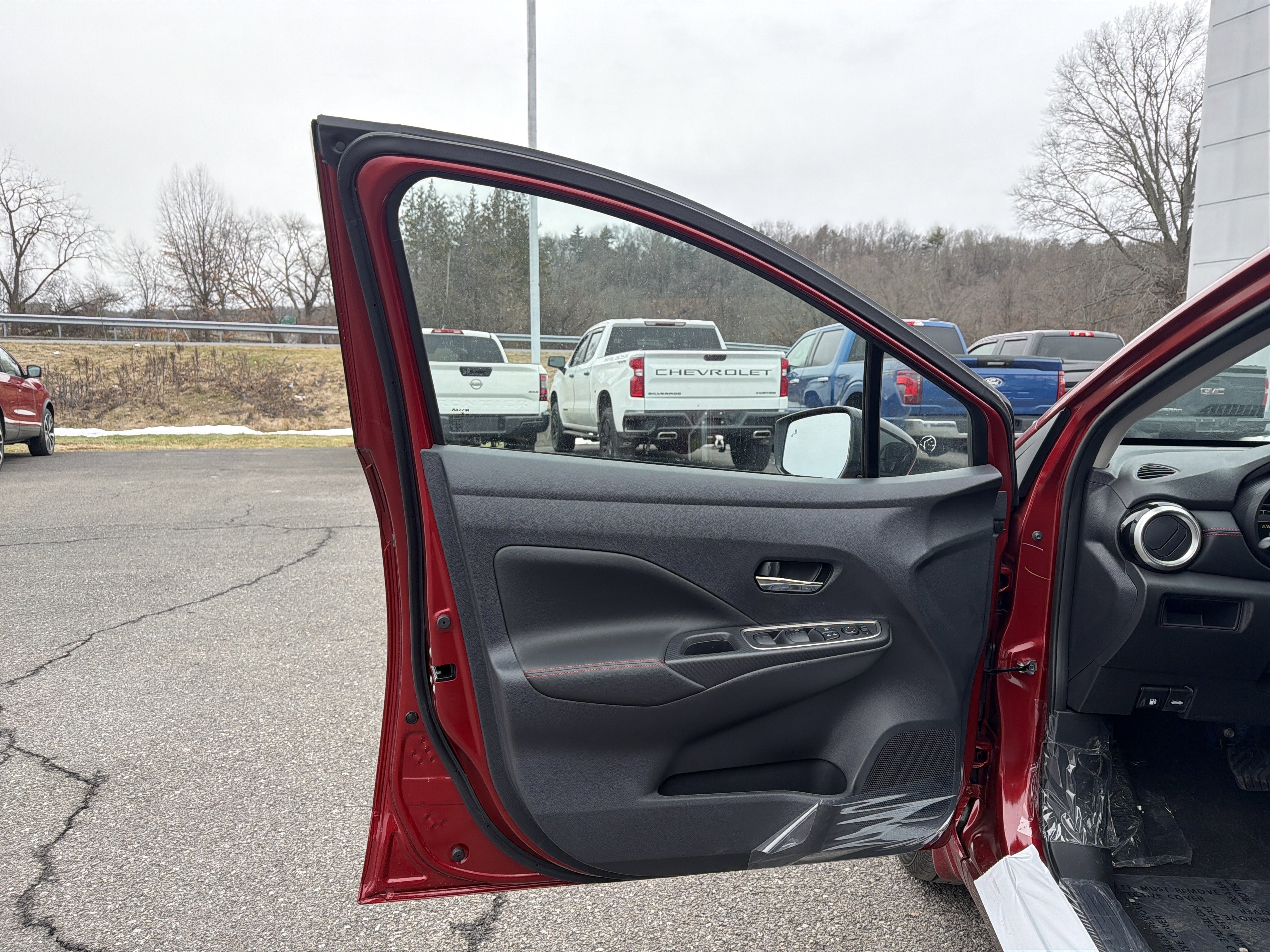 2025 Nissan Versa SR