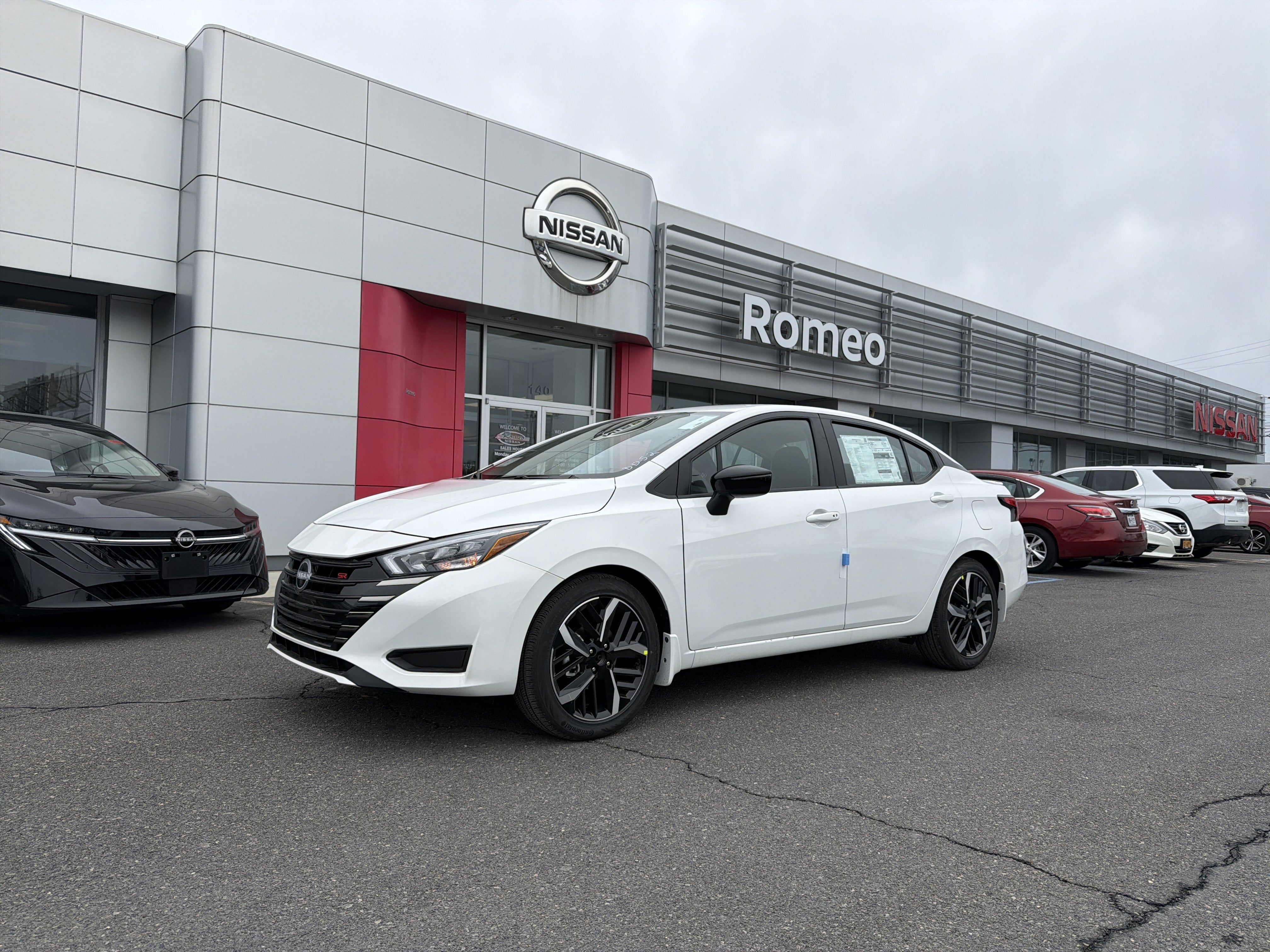 2025 Nissan Versa SR