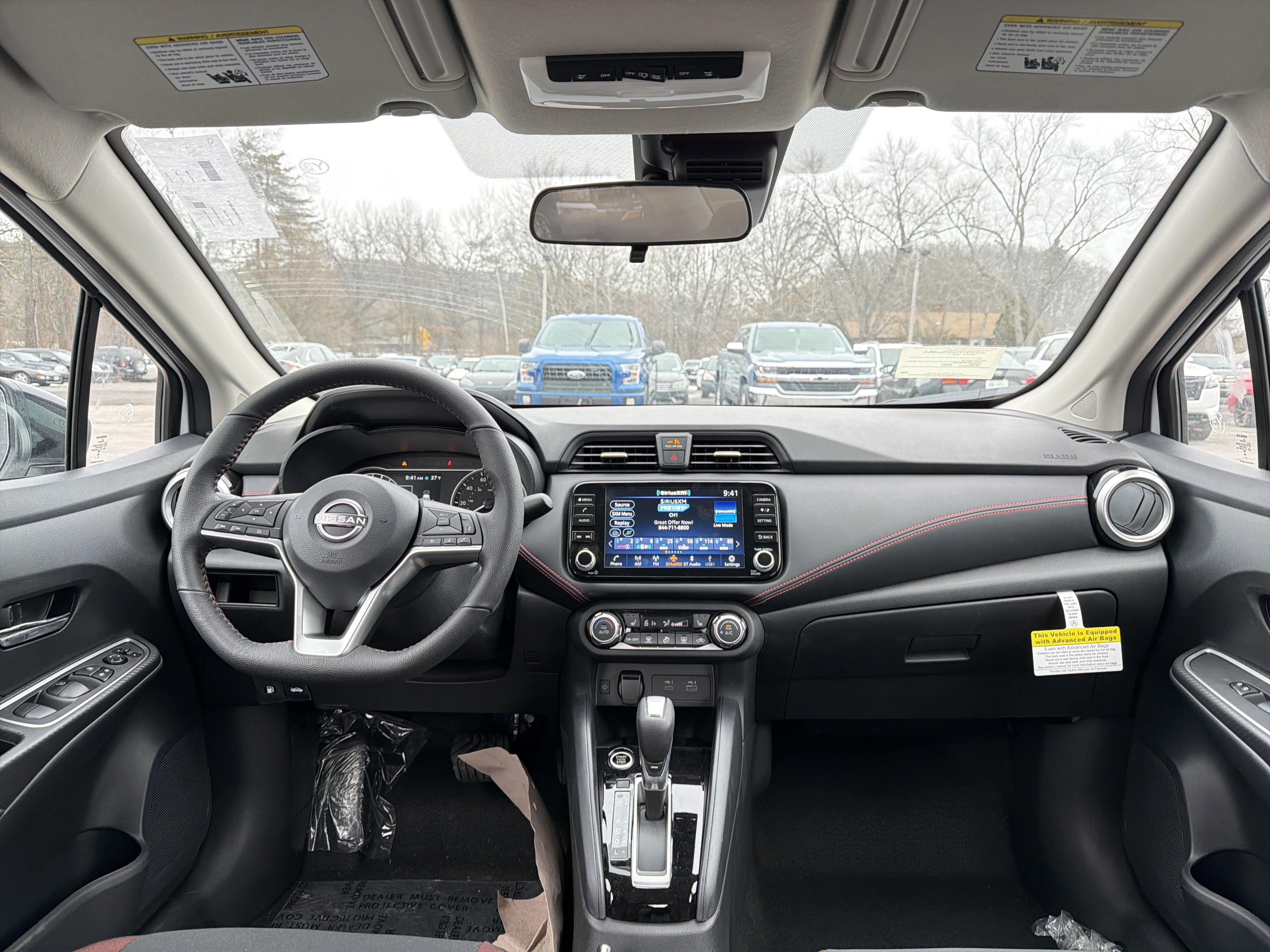 2025 Nissan Versa SR