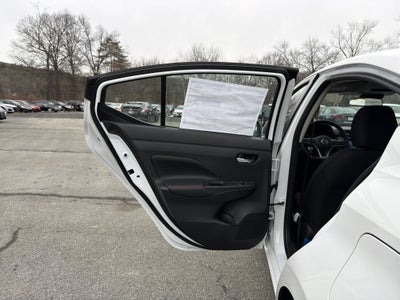 2025 Nissan Versa SR