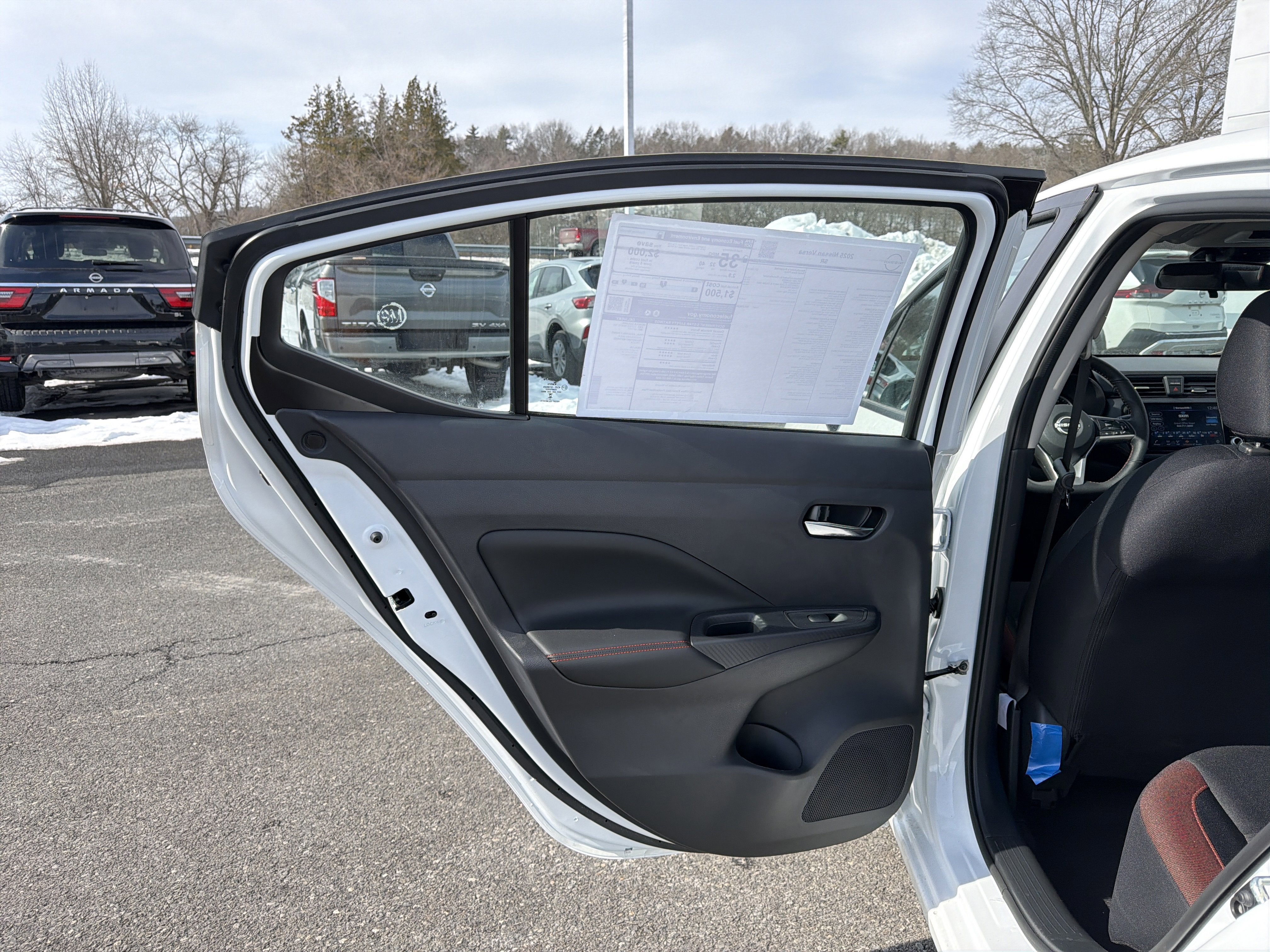 2025 Nissan Versa SR
