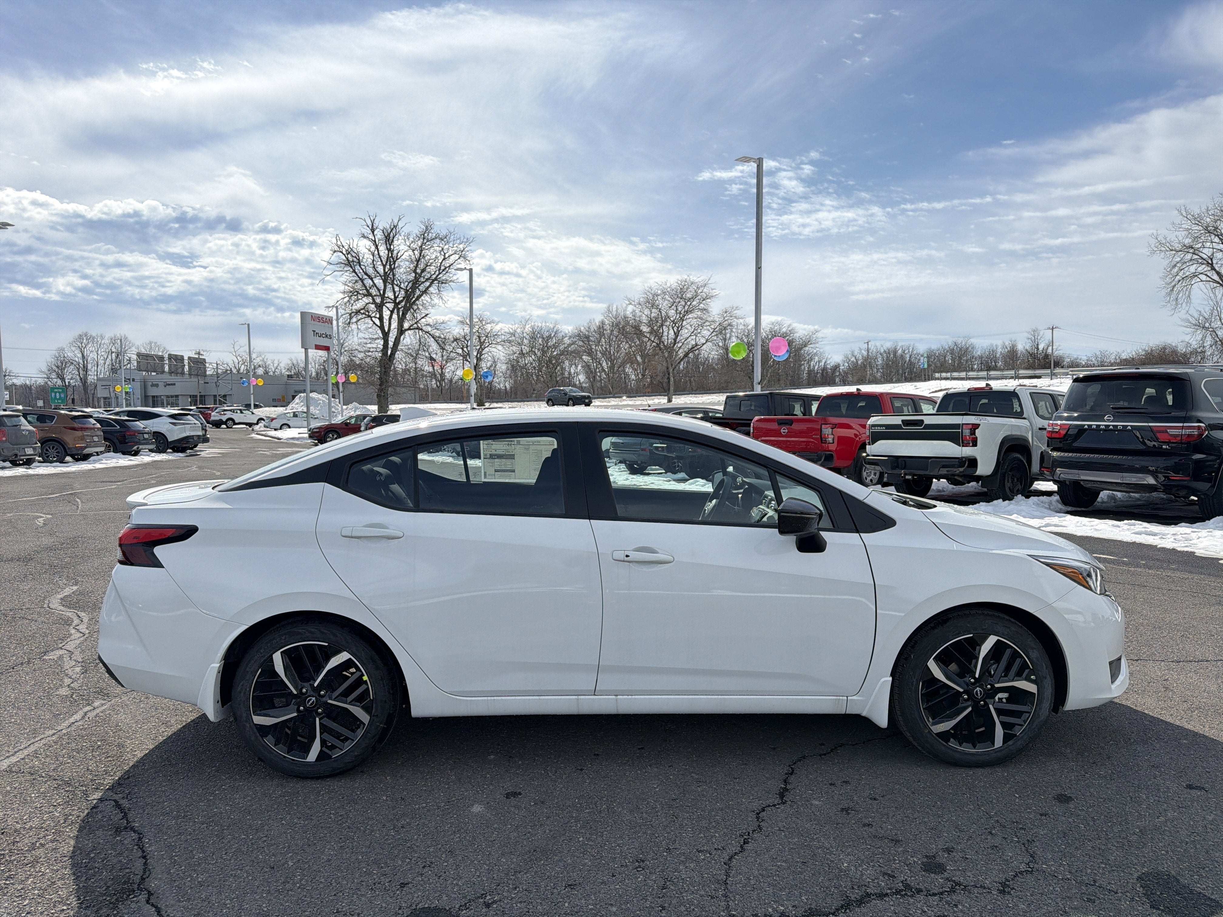 2025 Nissan Versa SR