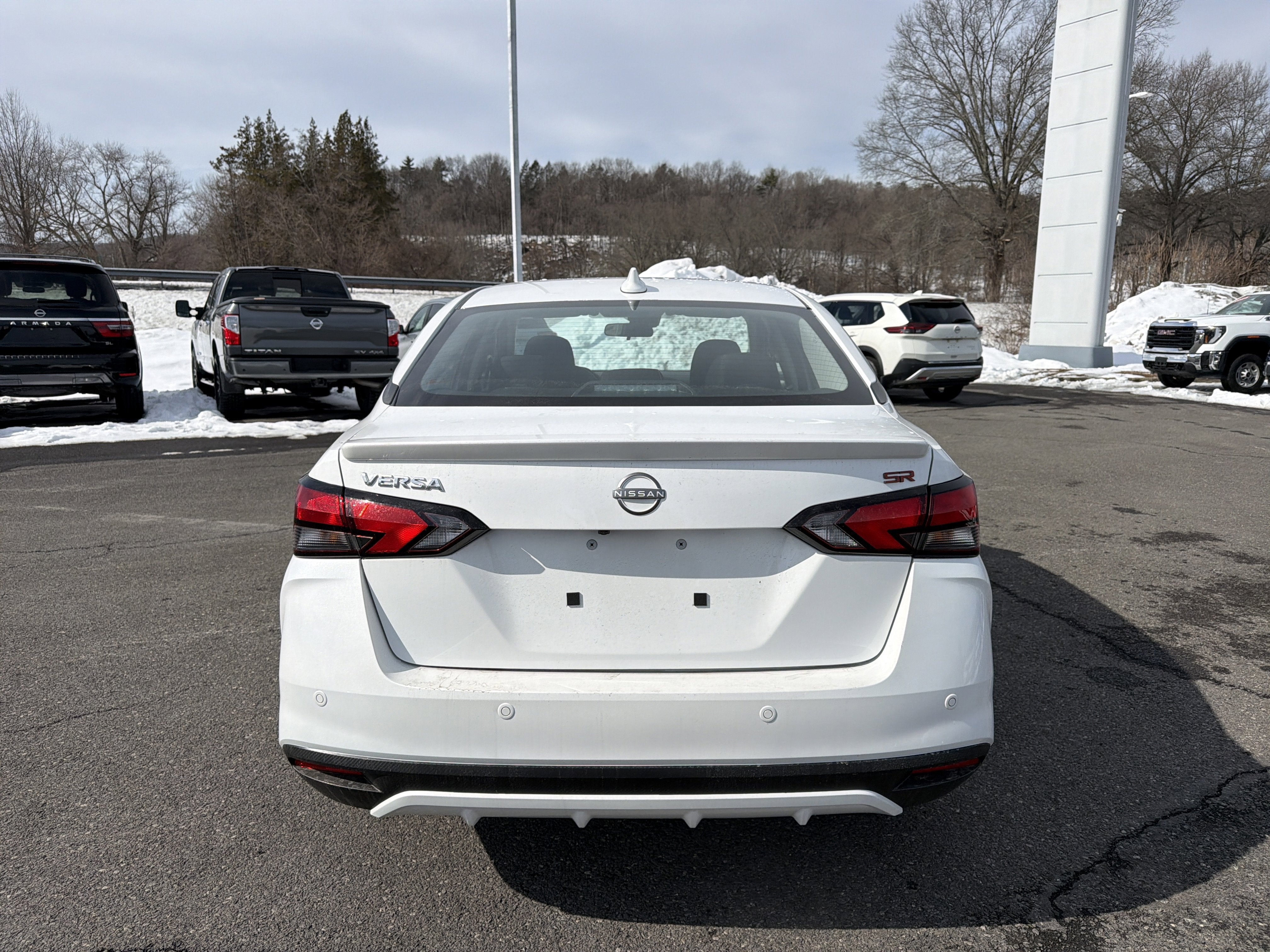 2025 Nissan Versa SR