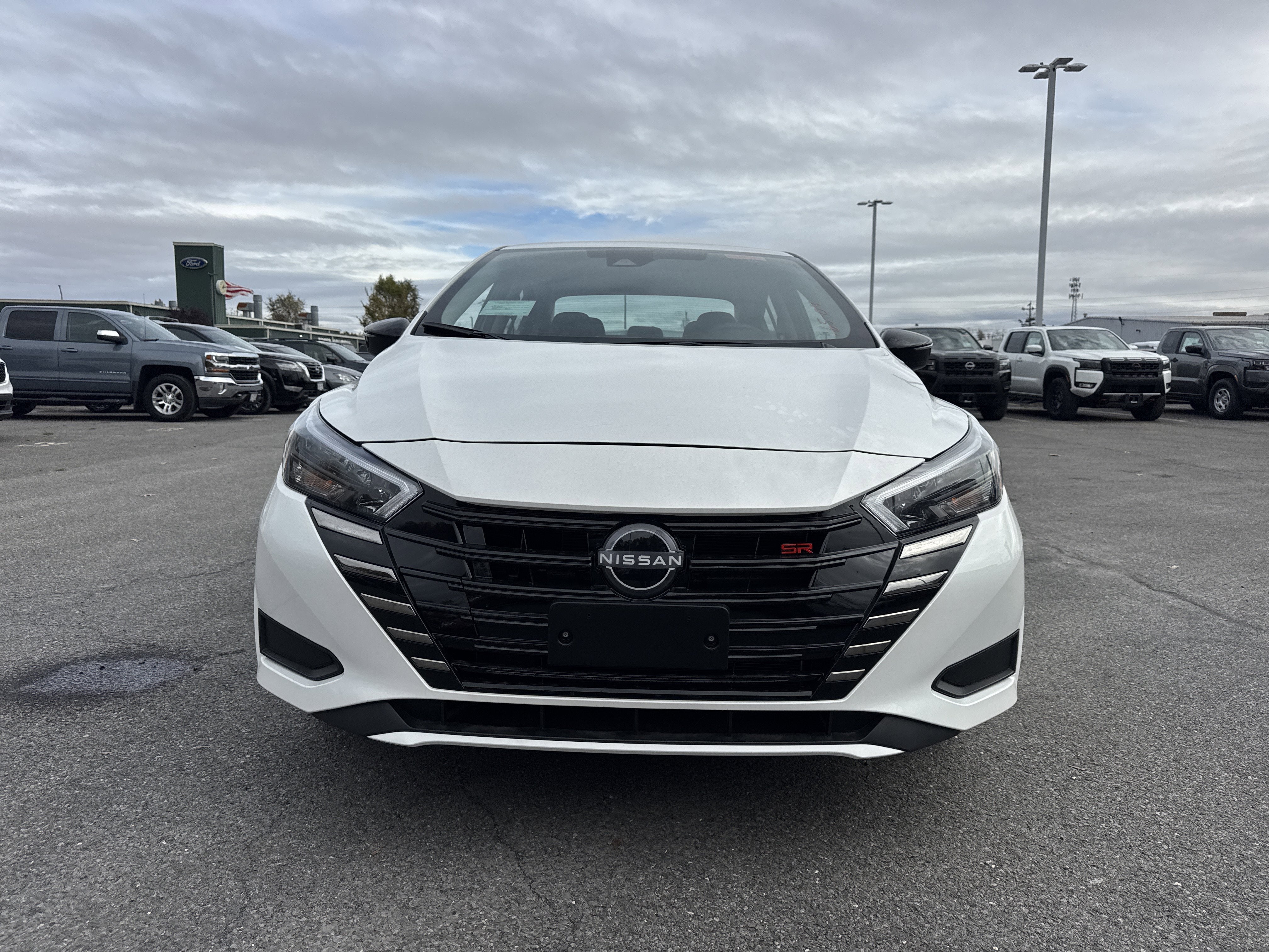 2025 Nissan Versa SR