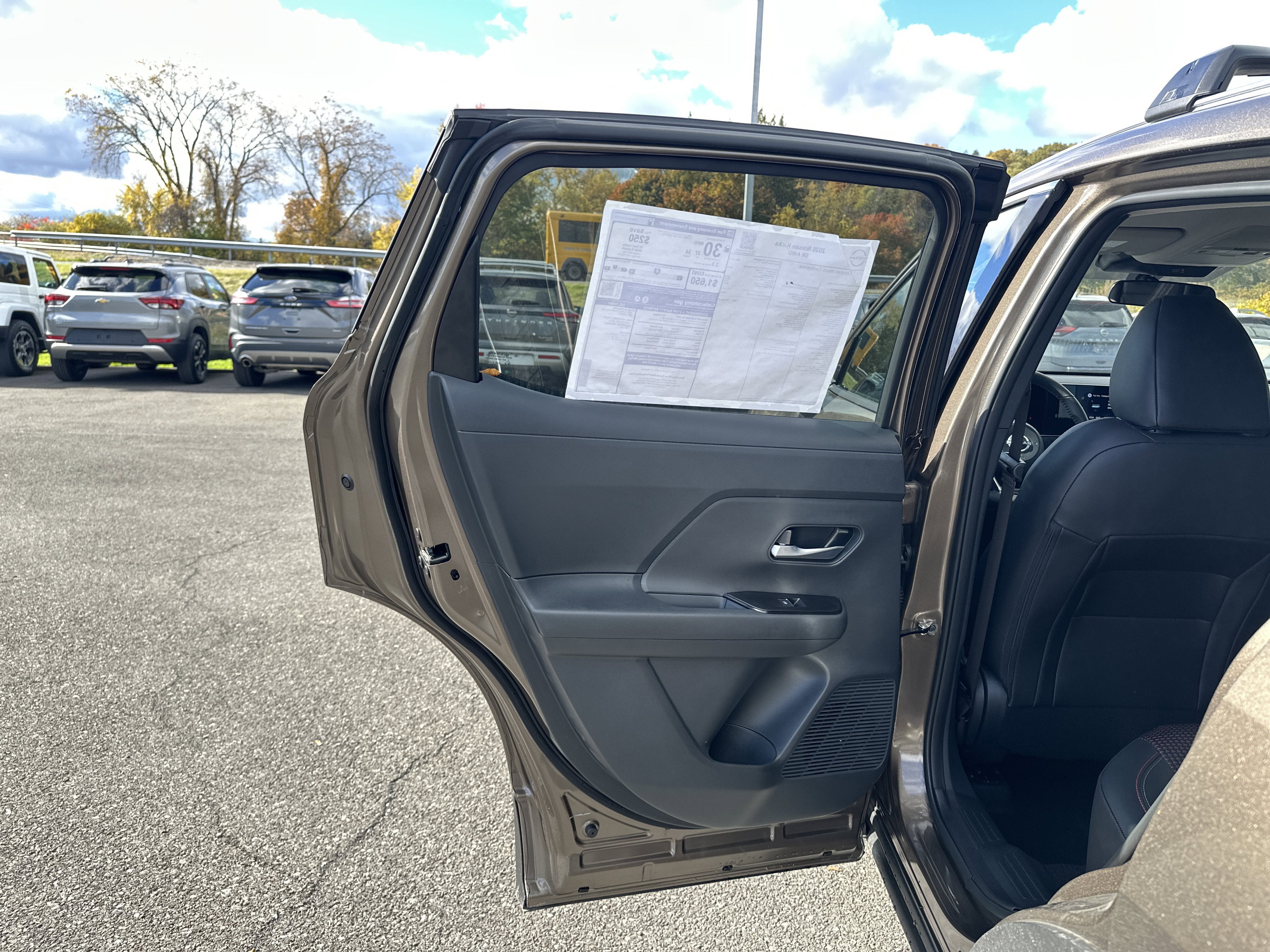 2026 Nissan Kicks SR