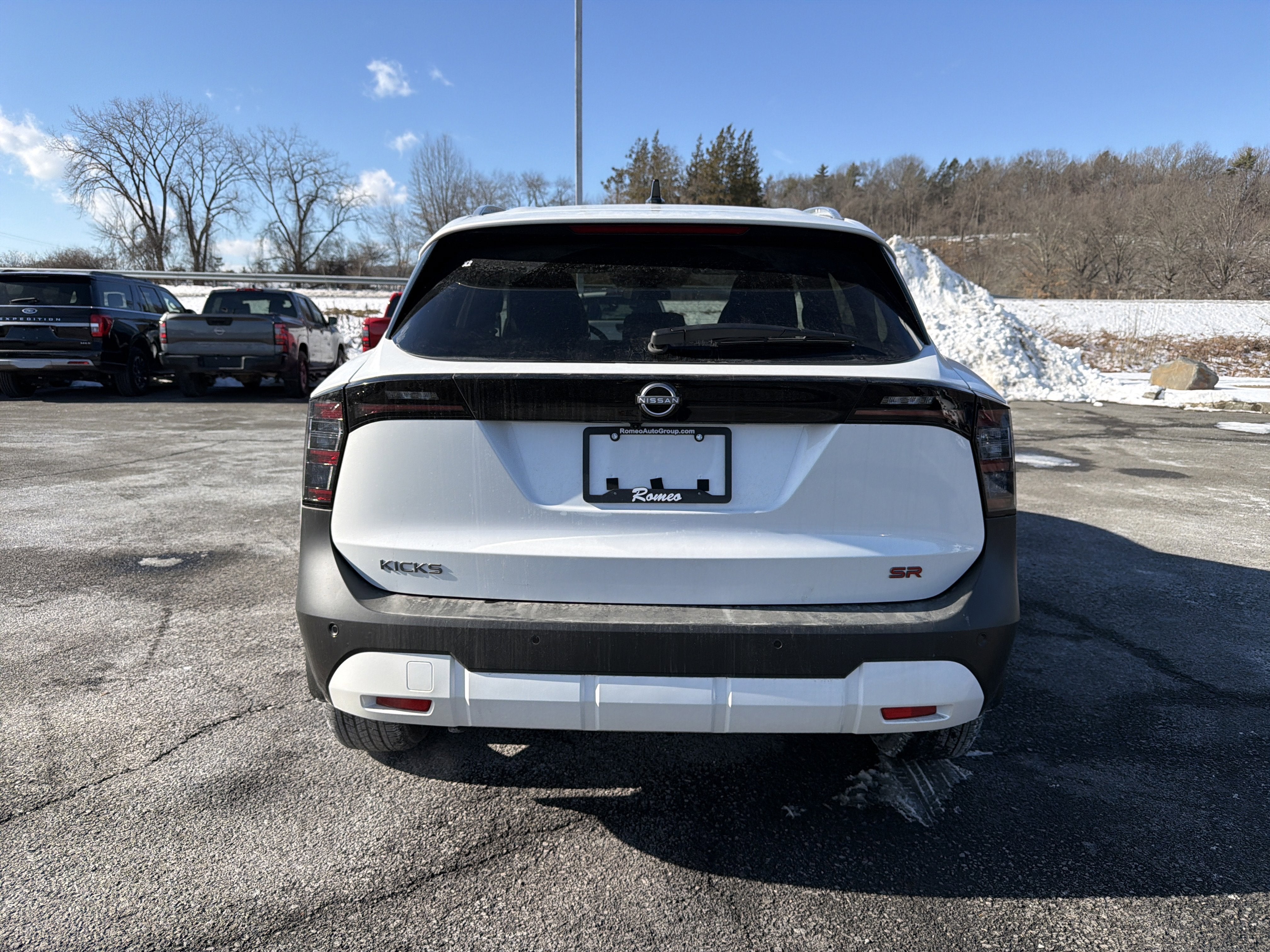 2026 Nissan Kicks SR