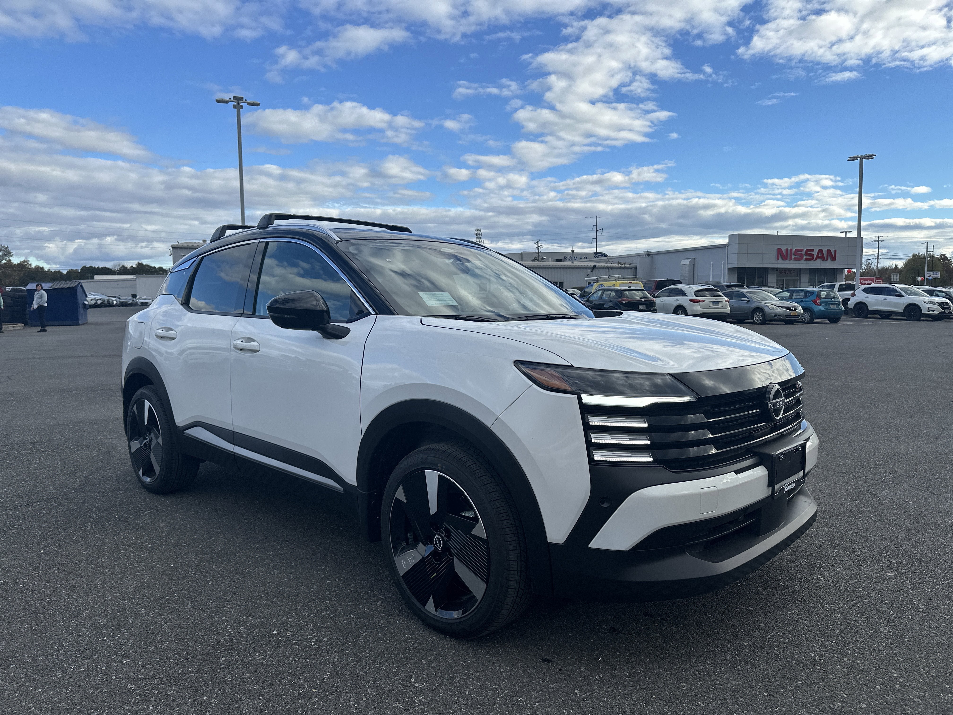 2026 Nissan Kicks SR