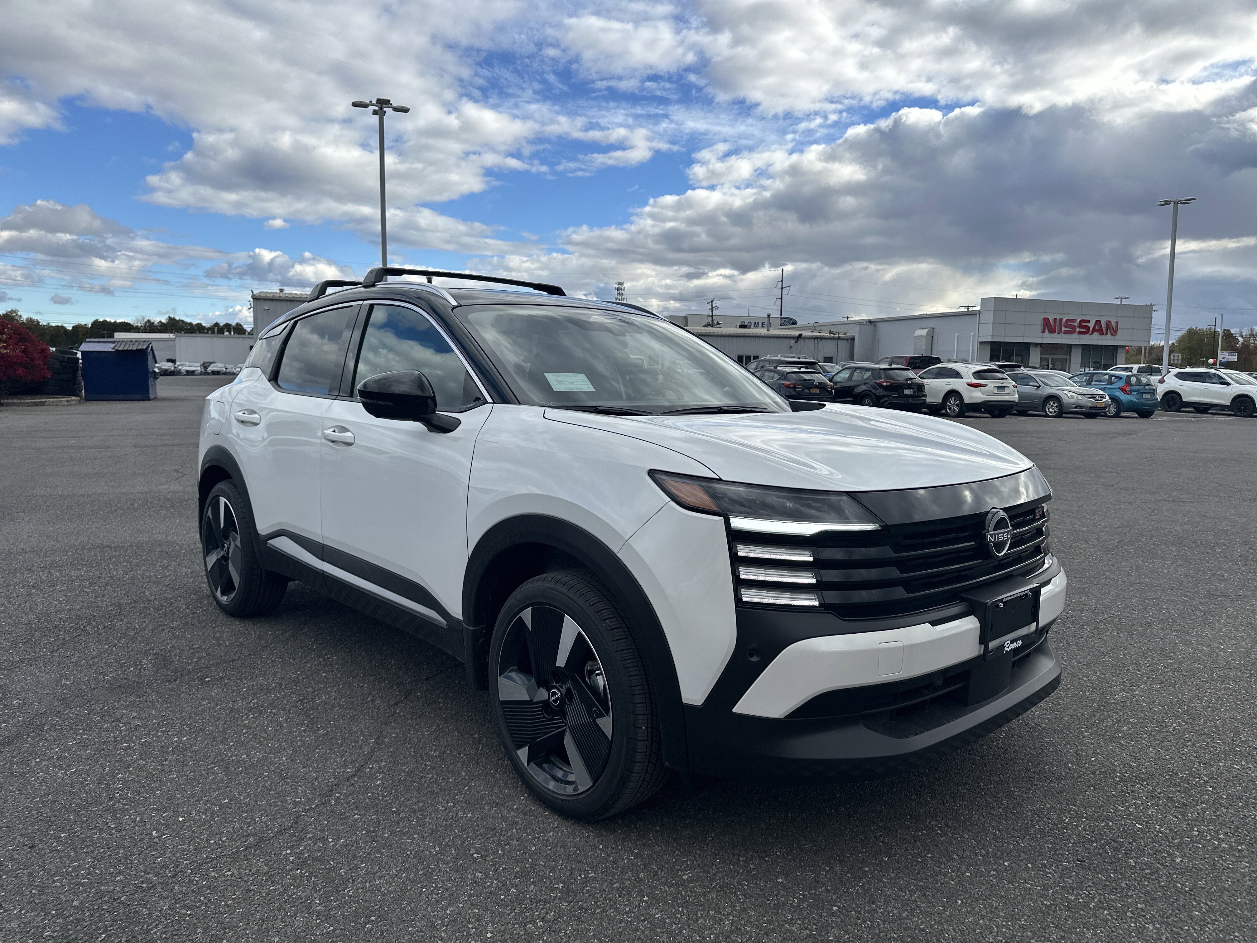 2026 Nissan Kicks SR