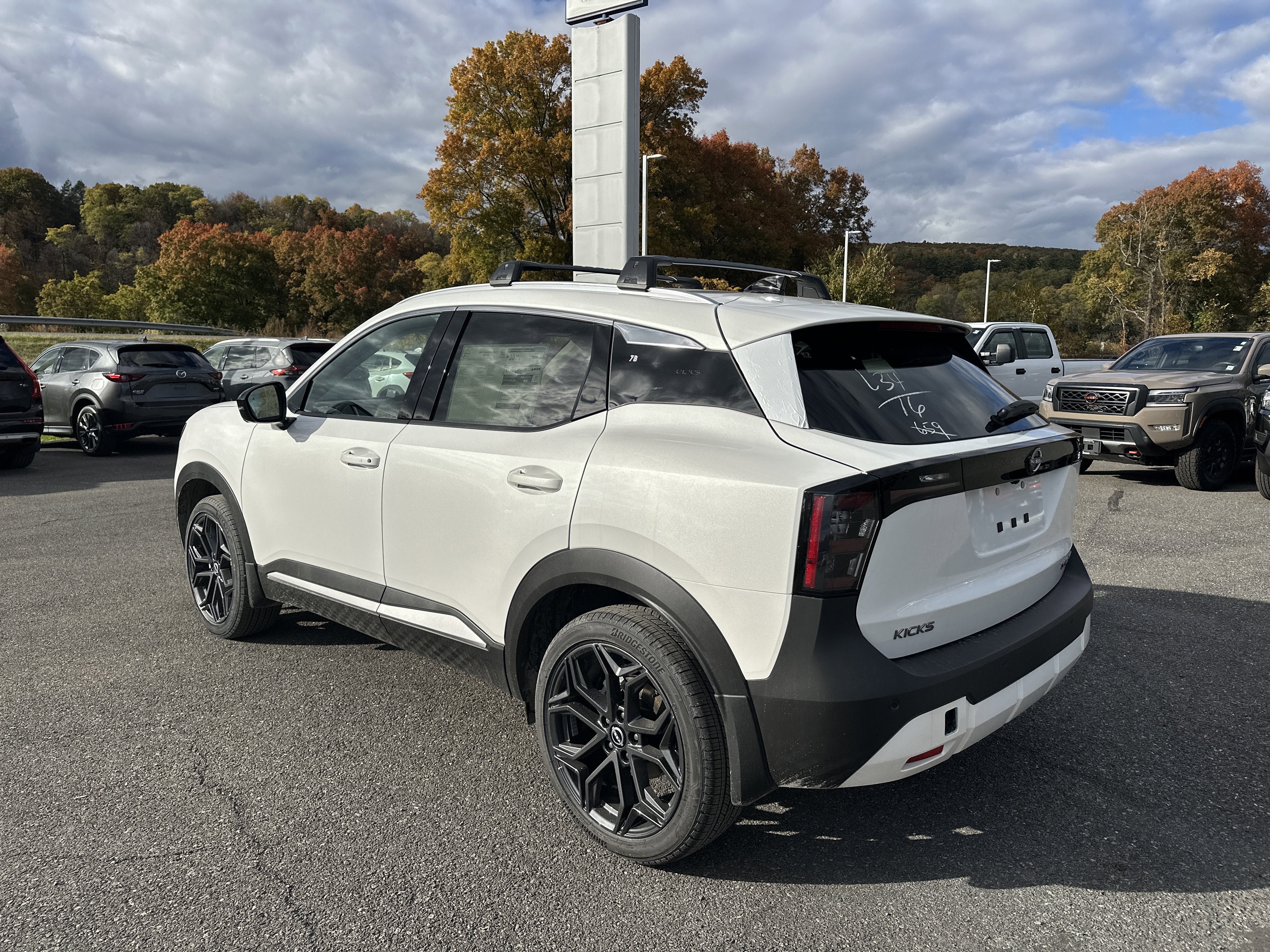 2026 Nissan Kicks SR