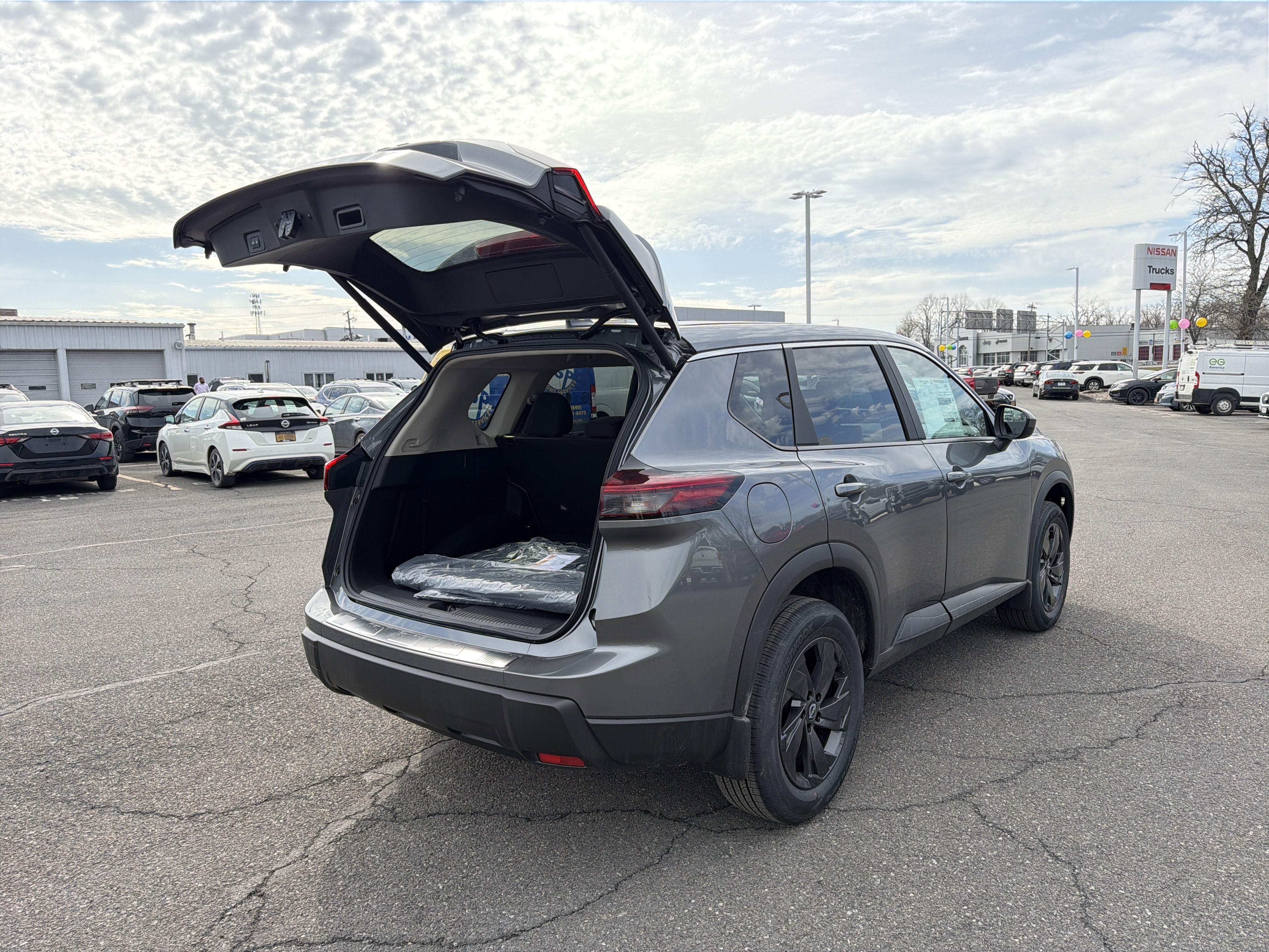 2026 Nissan Rogue SV