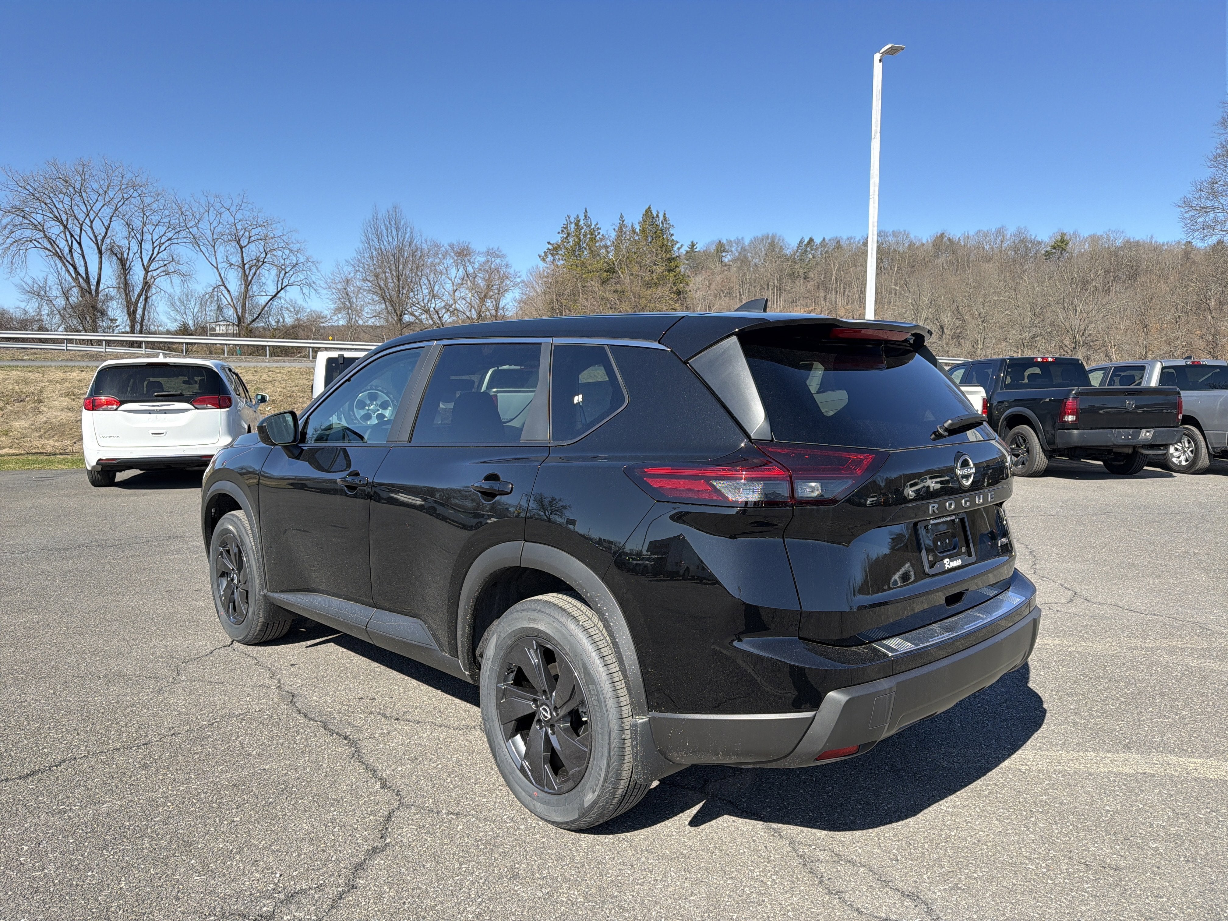 2026 Nissan Rogue SV